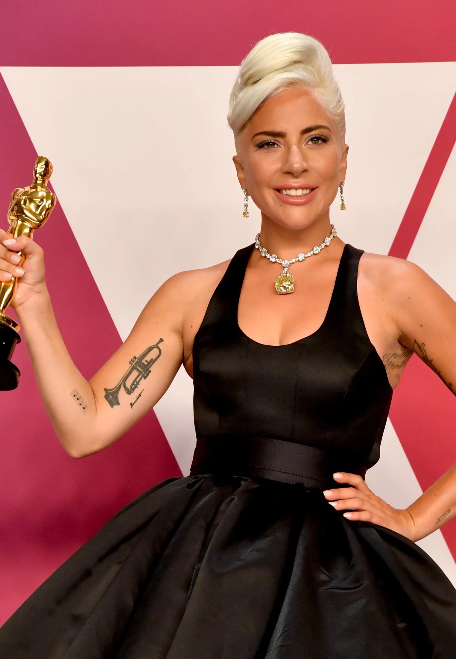 Lady gaga oscar ceremony red carpet look