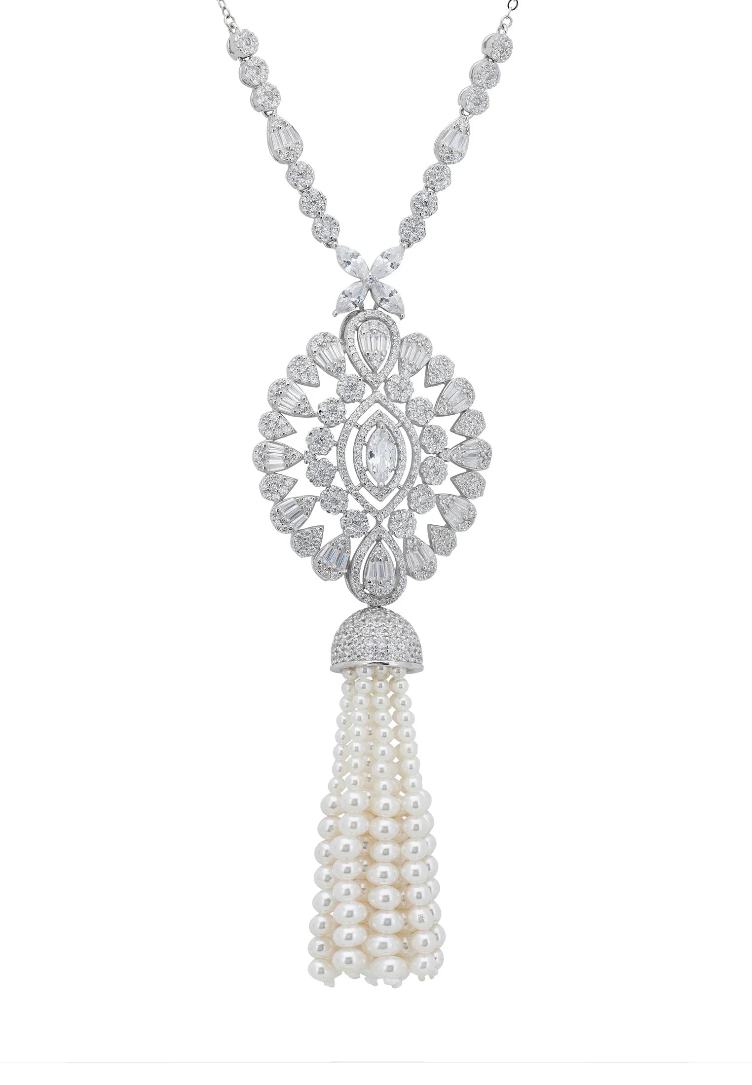Close-up of the diamond and pearl tassel centerpiece.