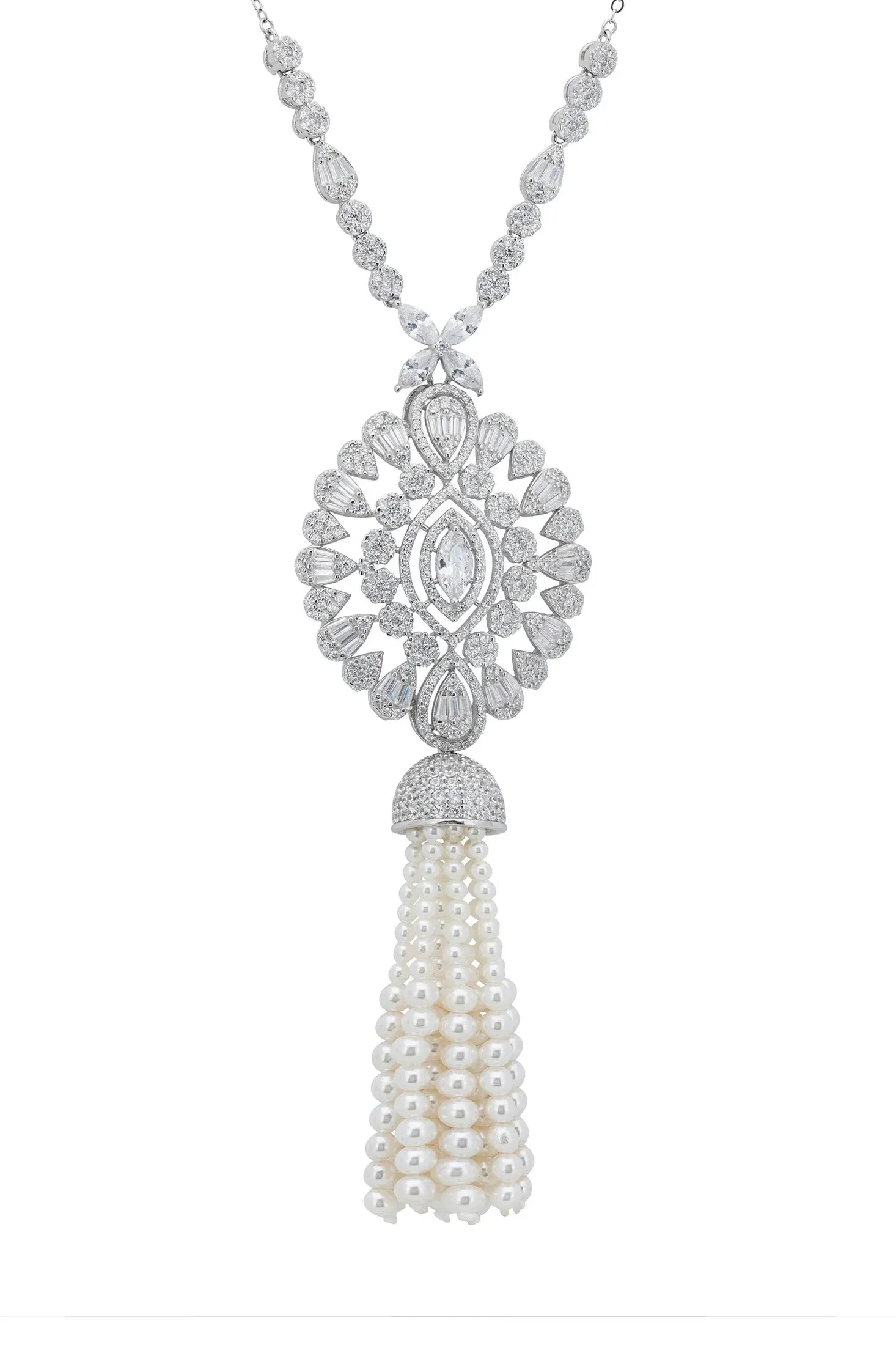 Close-up of the diamond and pearl tassel centerpiece.