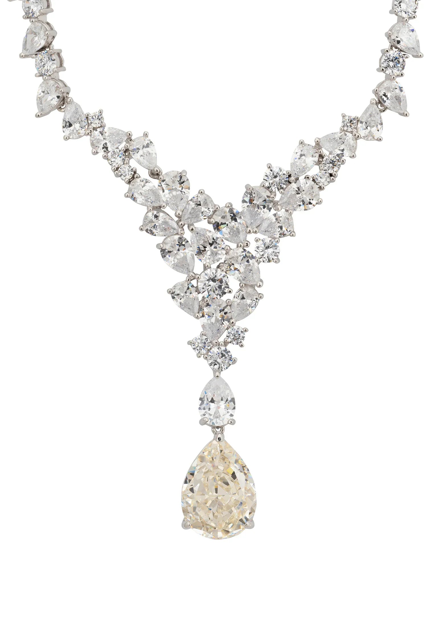 Close-up of the teardrop moissanite centerpiece.