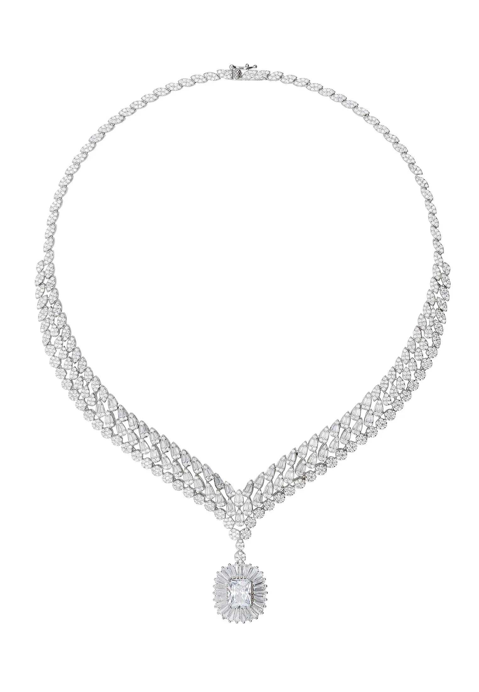 Halo diamond centerpiece diamond necklace.