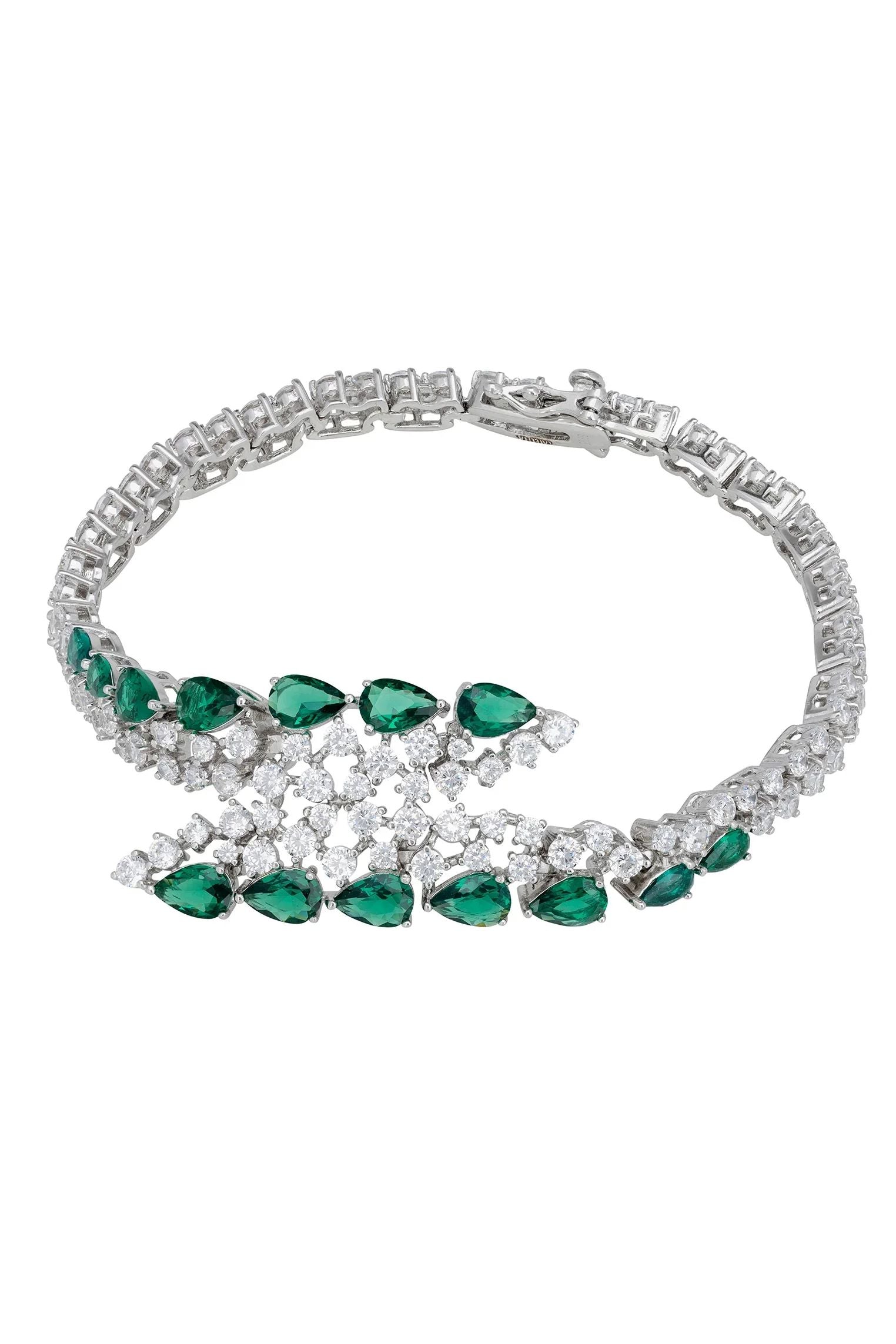 Emerald teardrops diamond bracelet.