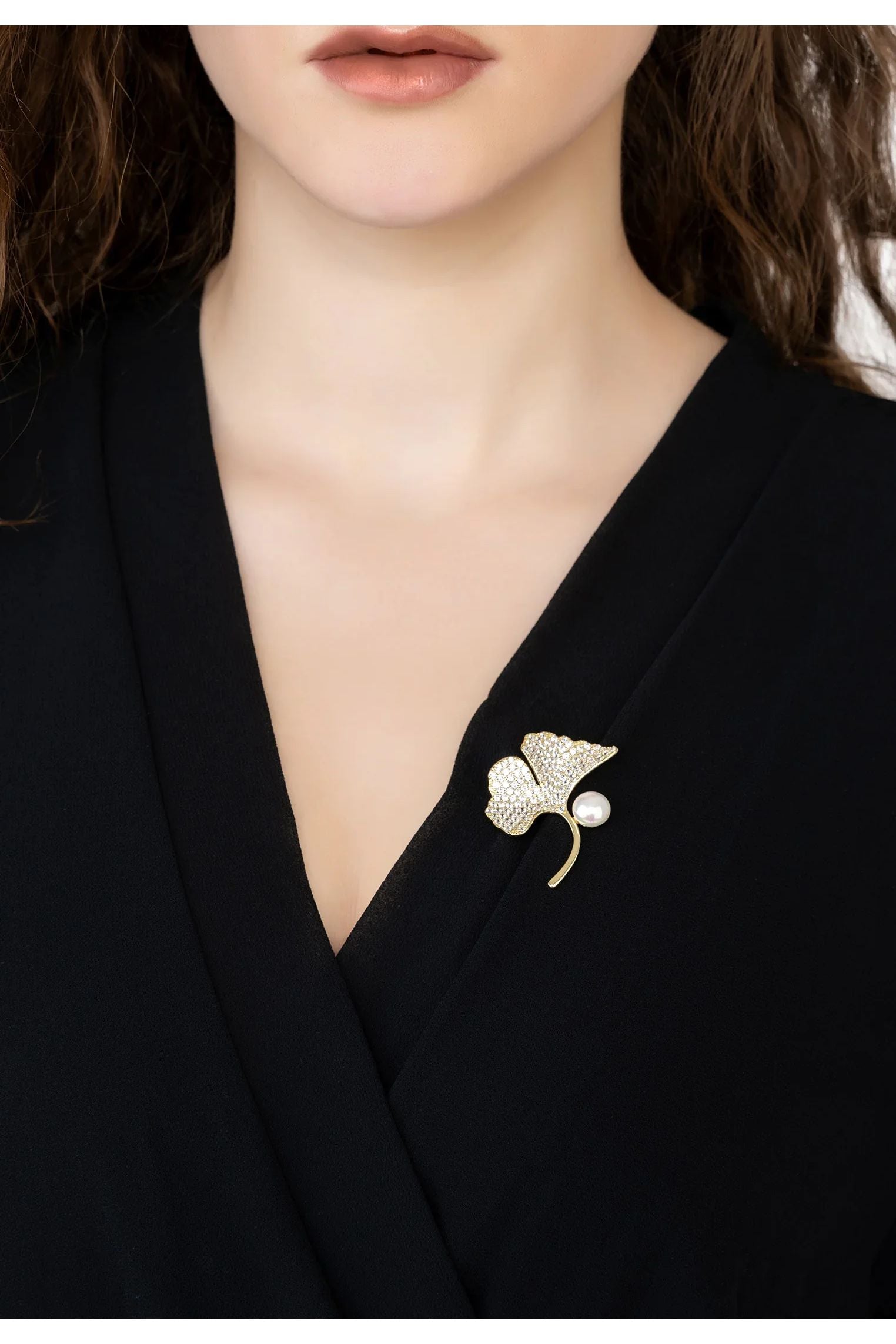 Ginkgo Leaf And Pearl Brooch Gold
