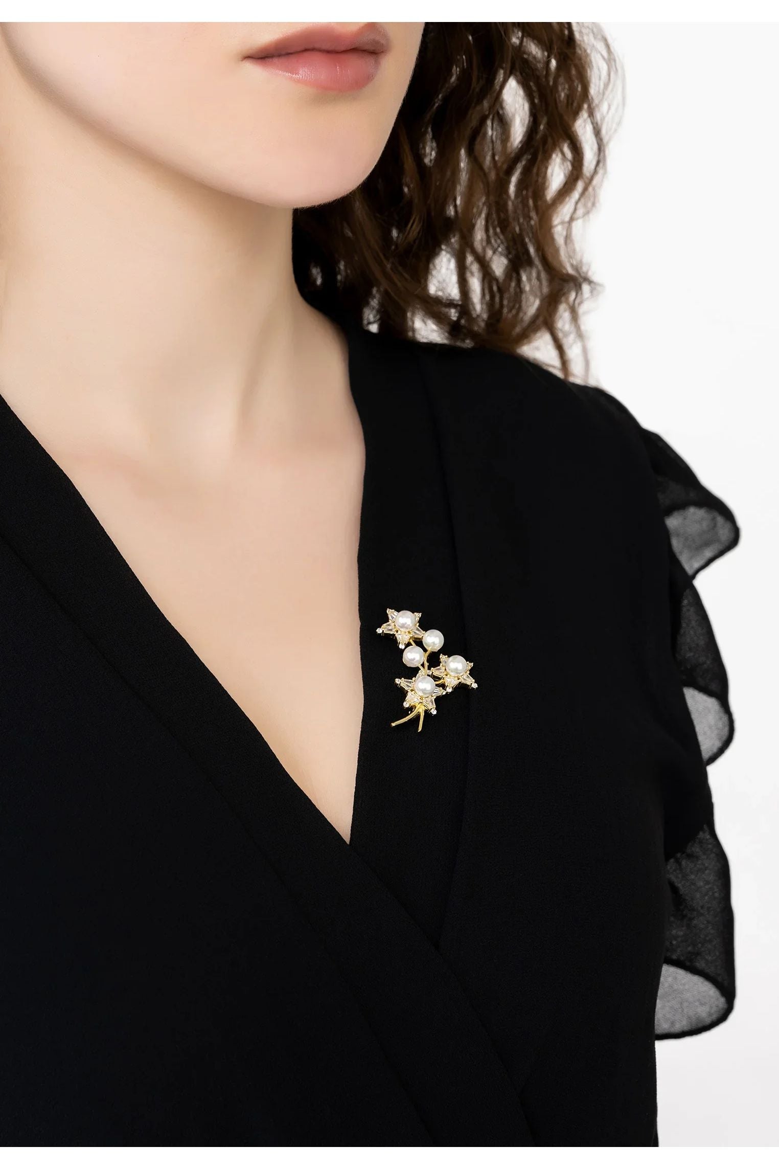Starry Night Pearl Brooch Gold