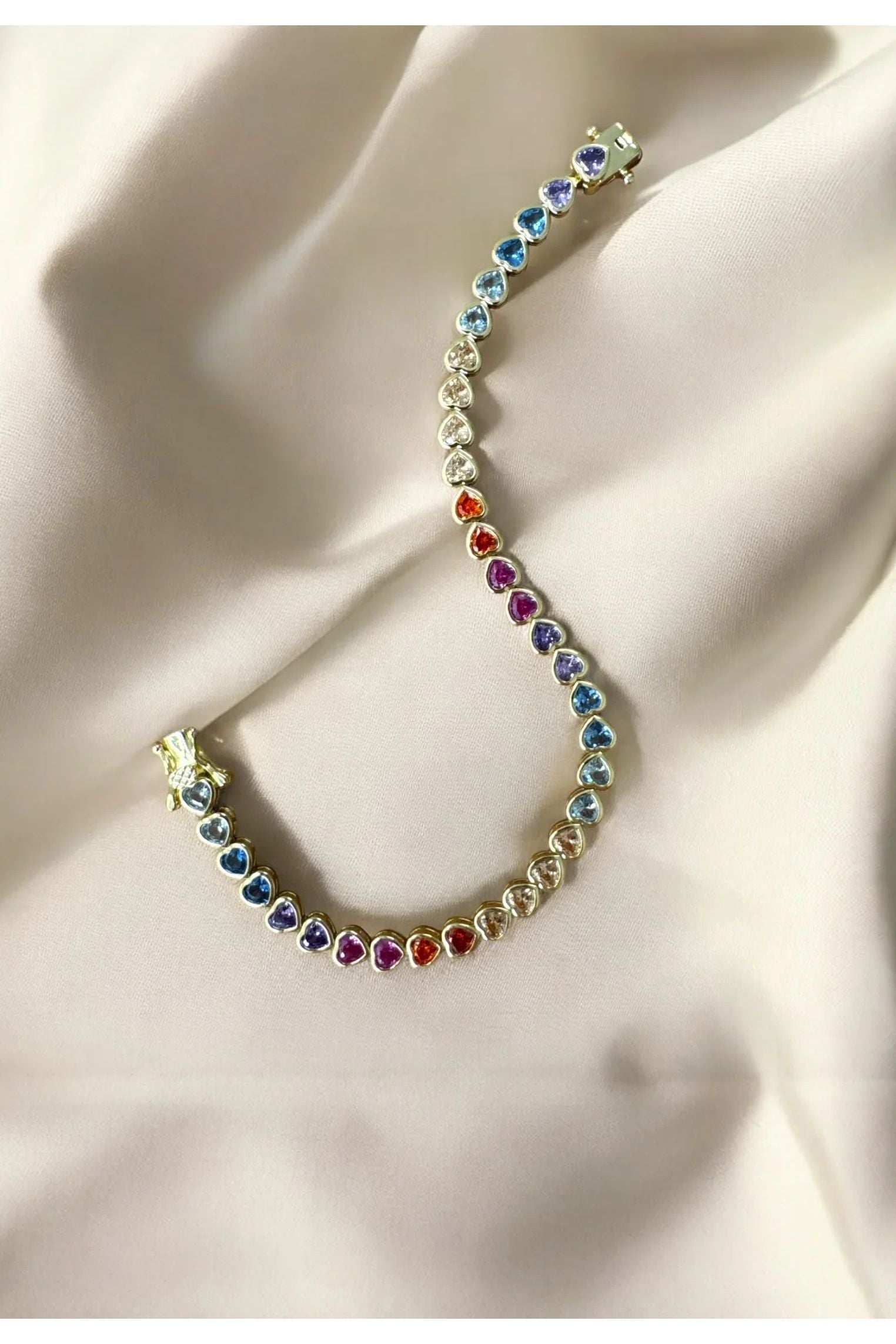 Still life of the bracelet.