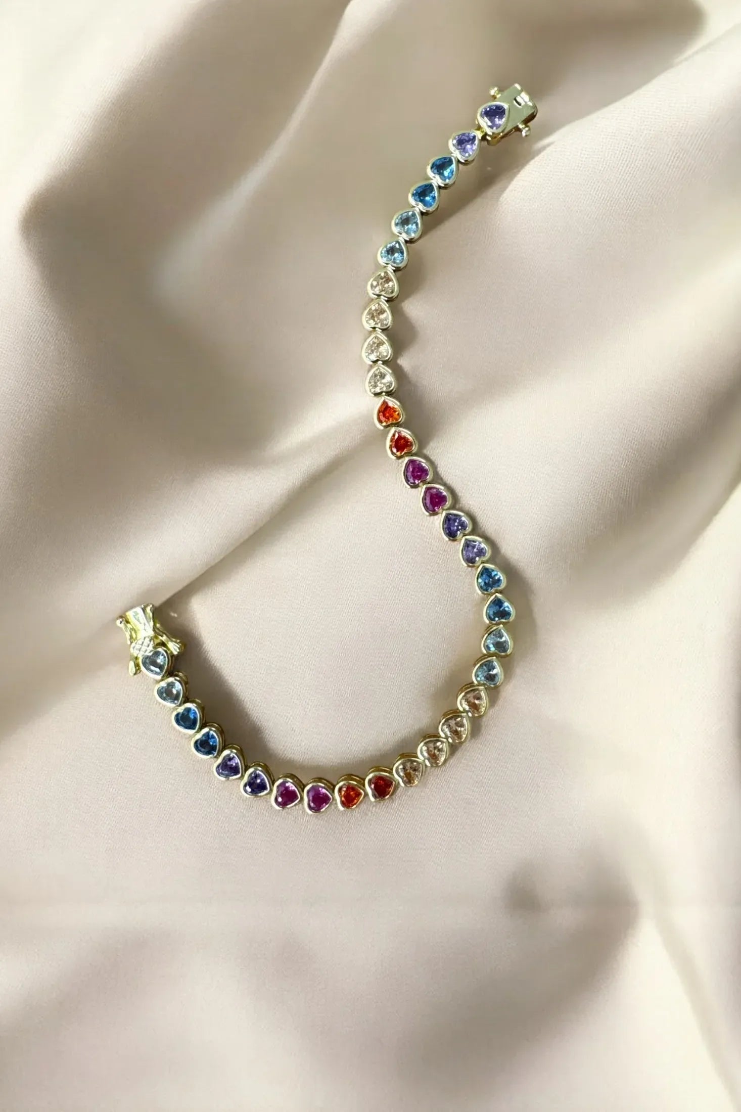 Still life of the bracelet.