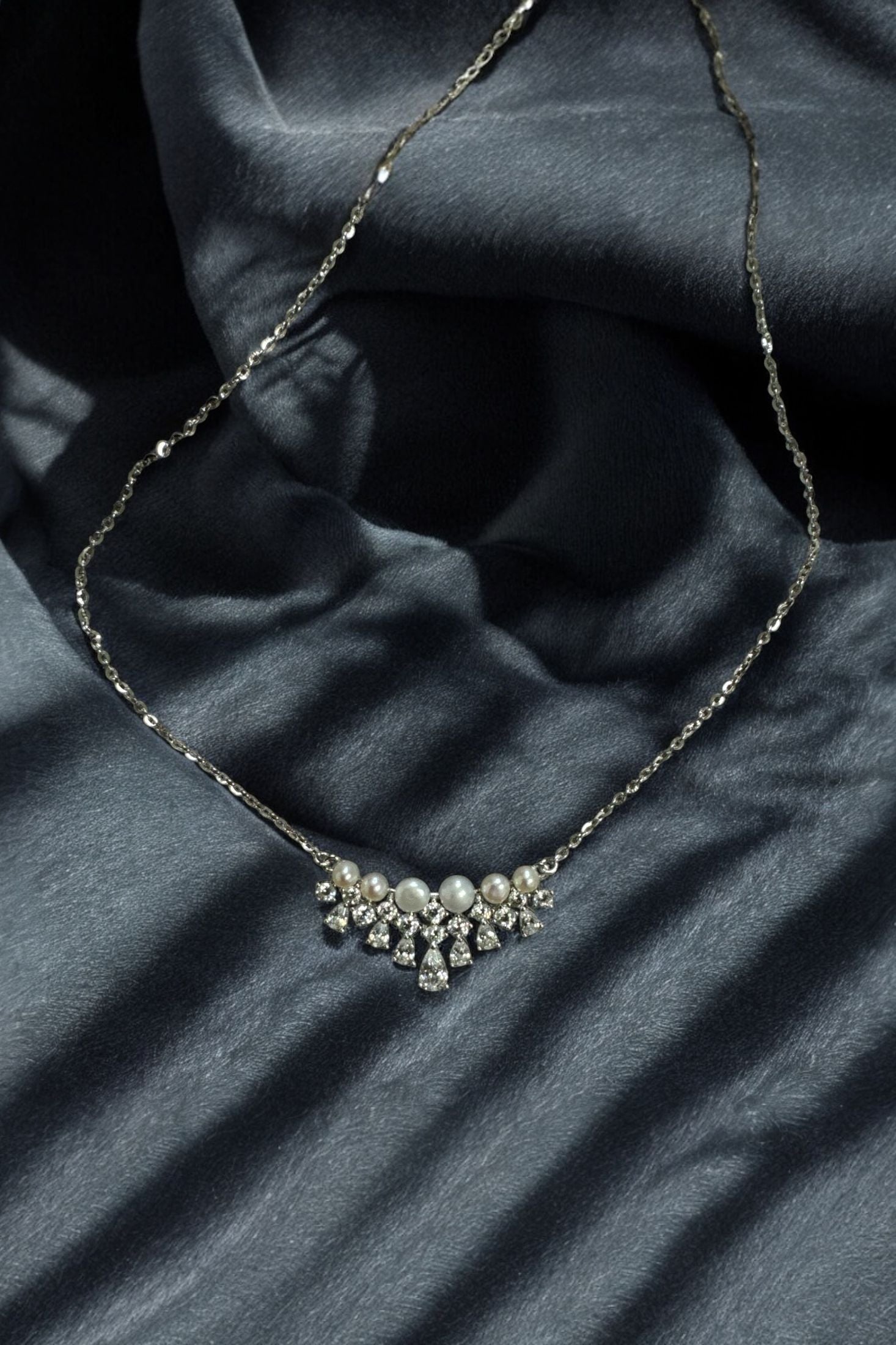 Still life of the necklace.