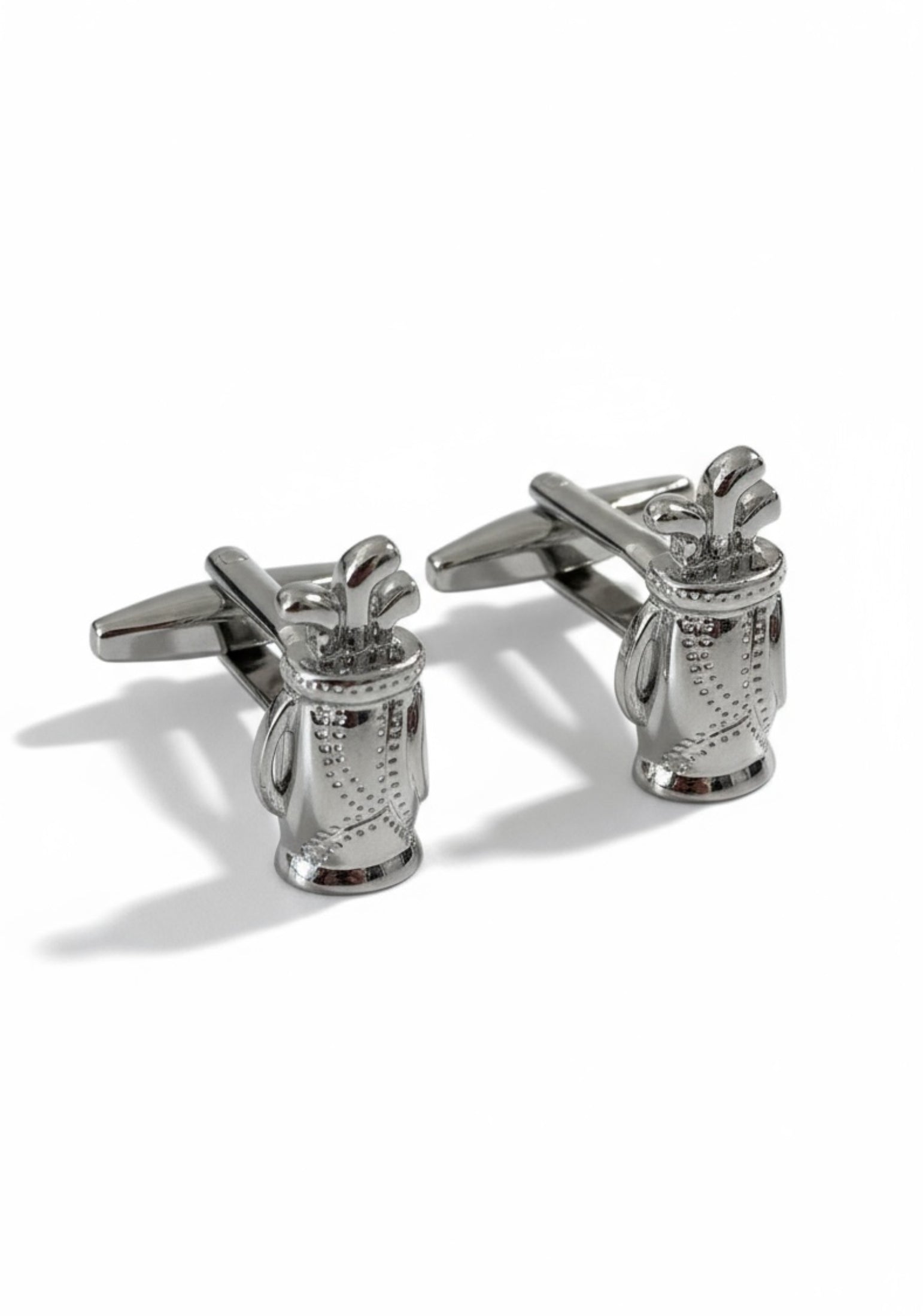 Silver golf club bag cufflinks.