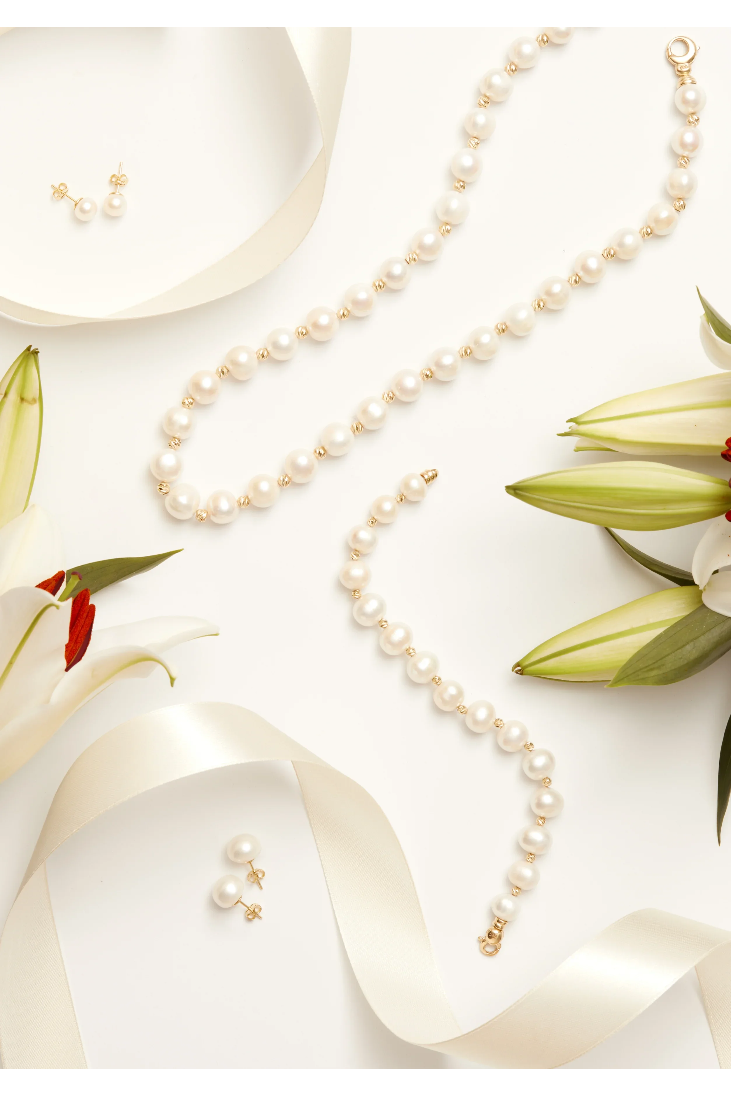 Solid 14K Gold 8mm Classic Natural Pearl Stud Earrings