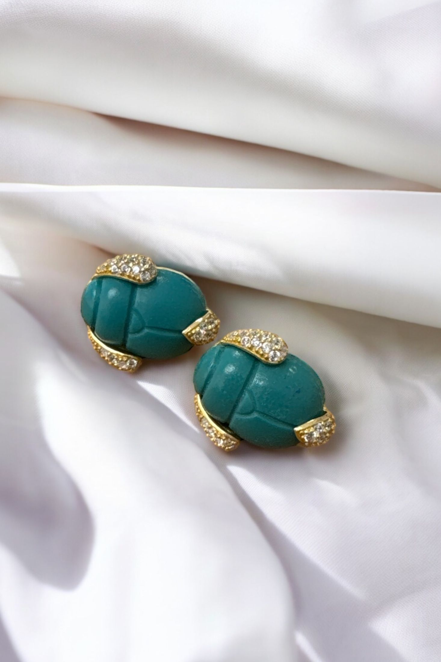Still life of the earrings.