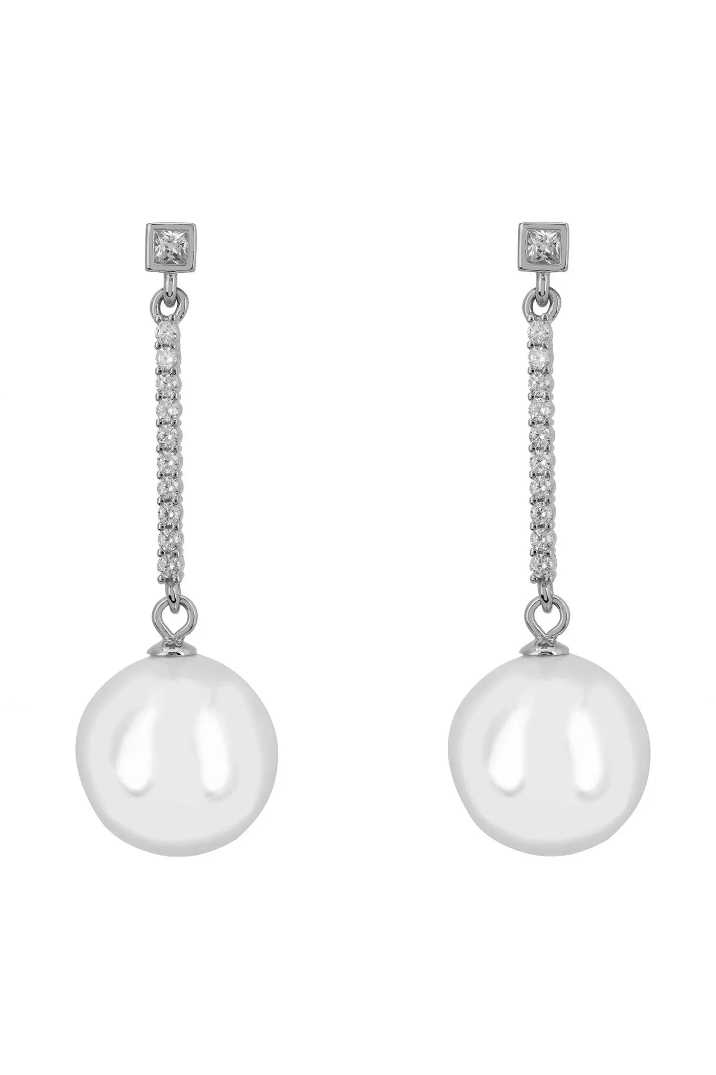 Diamond string pearl drop earrings.