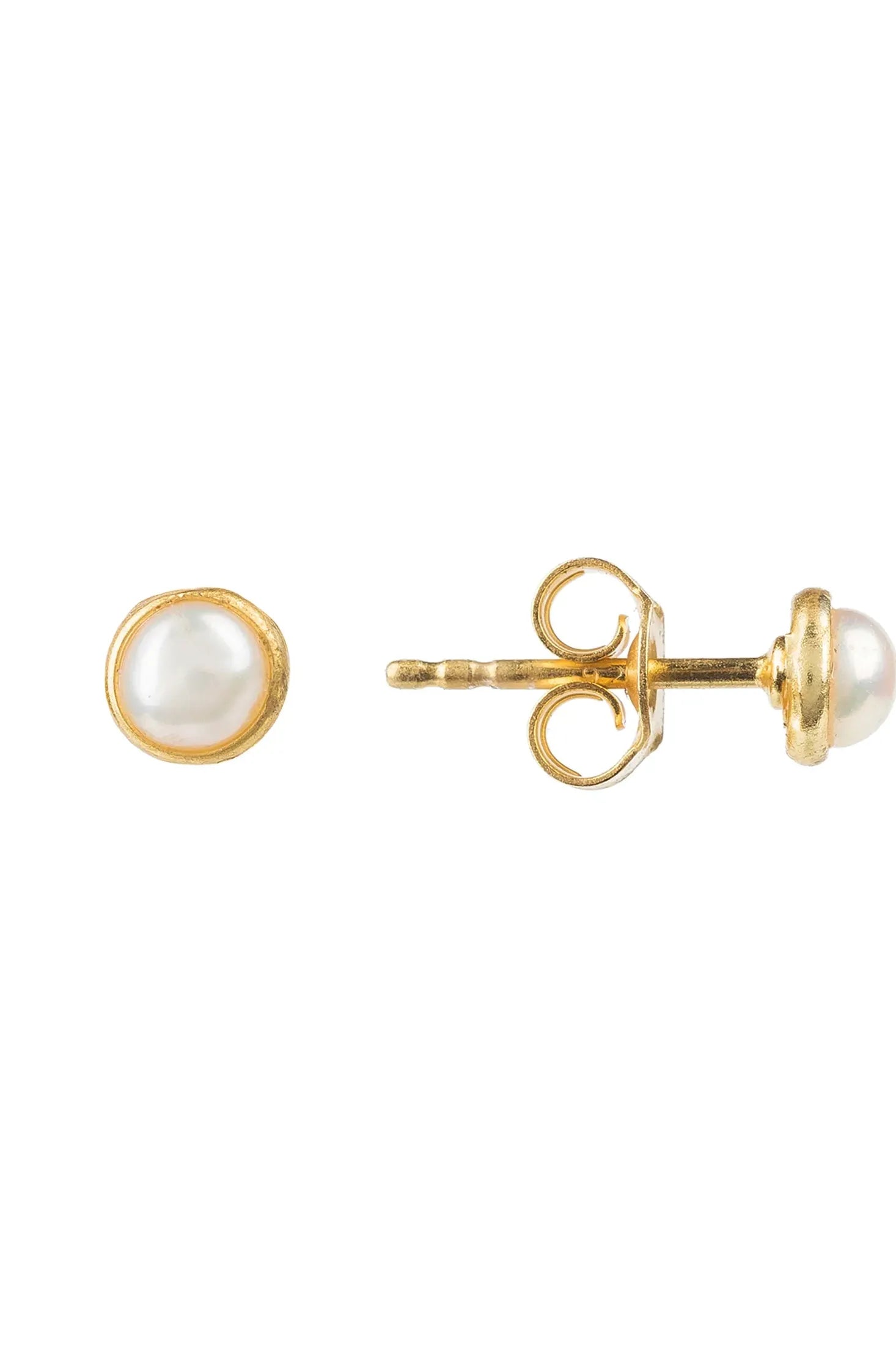 Pearl gold stud earrings with push backing.
