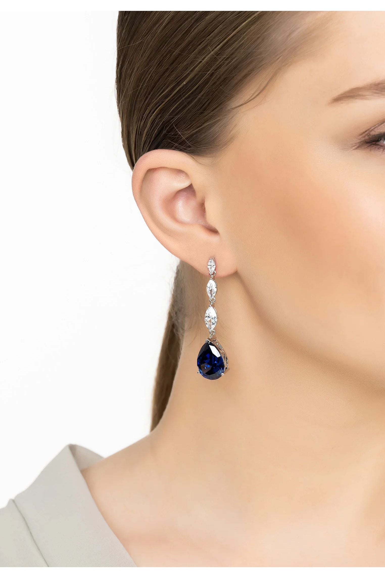 Zara Ohrringe mit Tansanit-Edelstein in Tropfenform, Silber