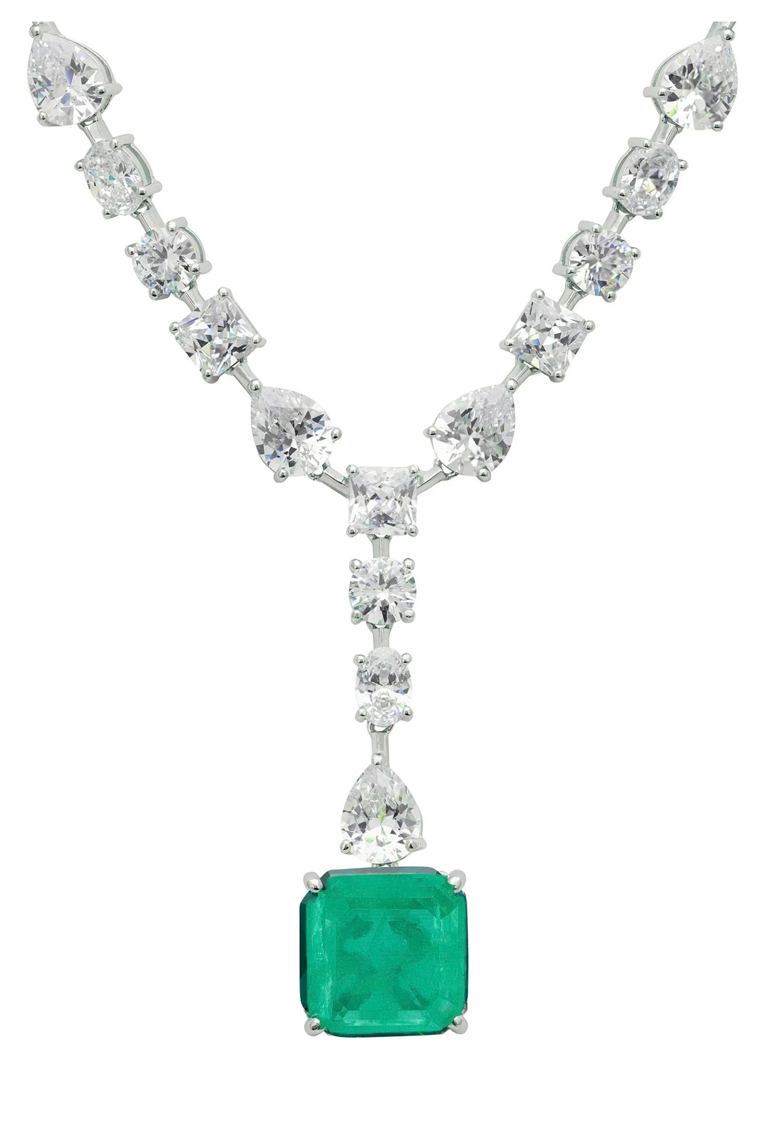 Close-up of the square emerald centerpiece.