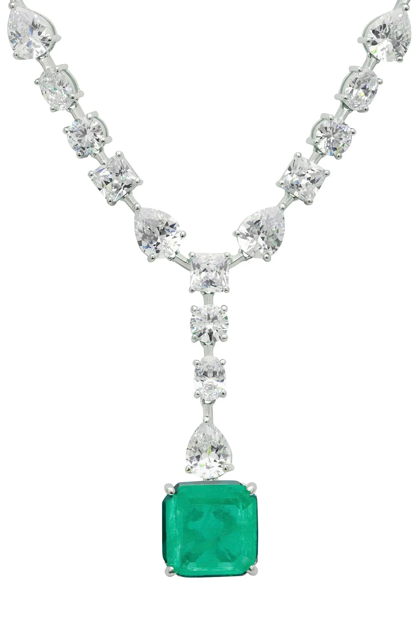 Close-up of the square emerald centerpiece.