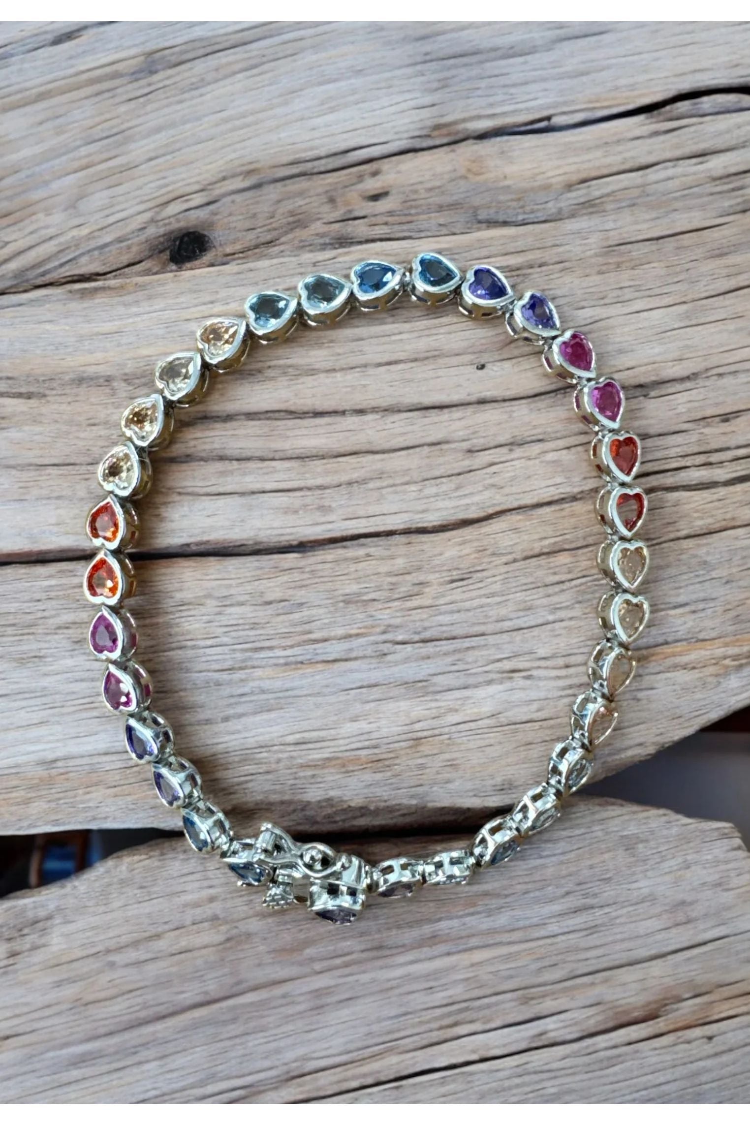 Still life of the bracelet.