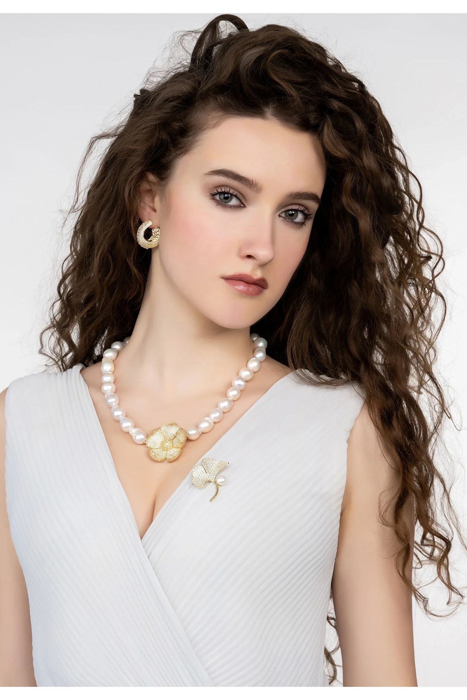 Ginkgo Leaf And Pearl Brooch Gold