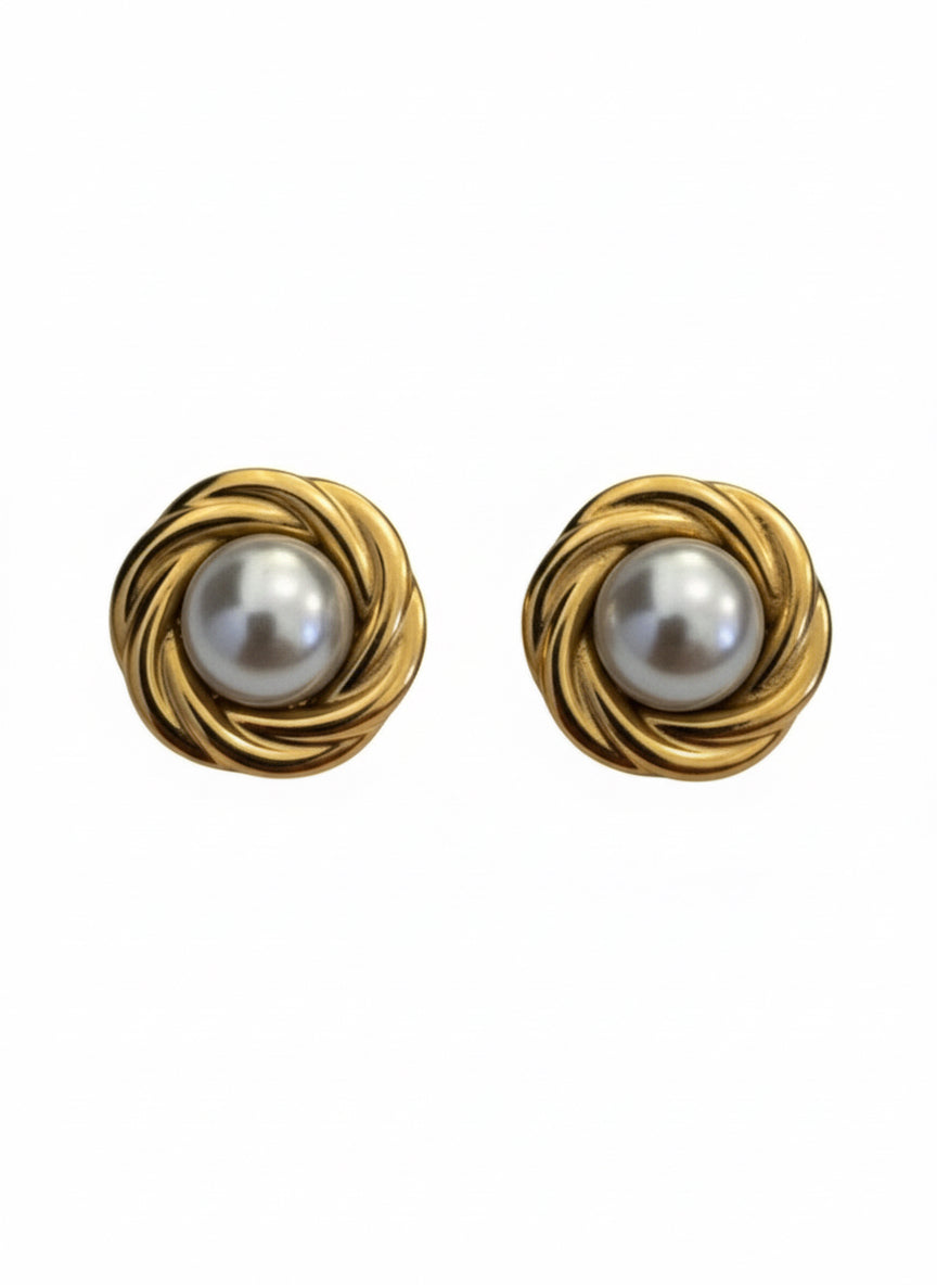 18k gold plated knot and pearl stud earrings.
