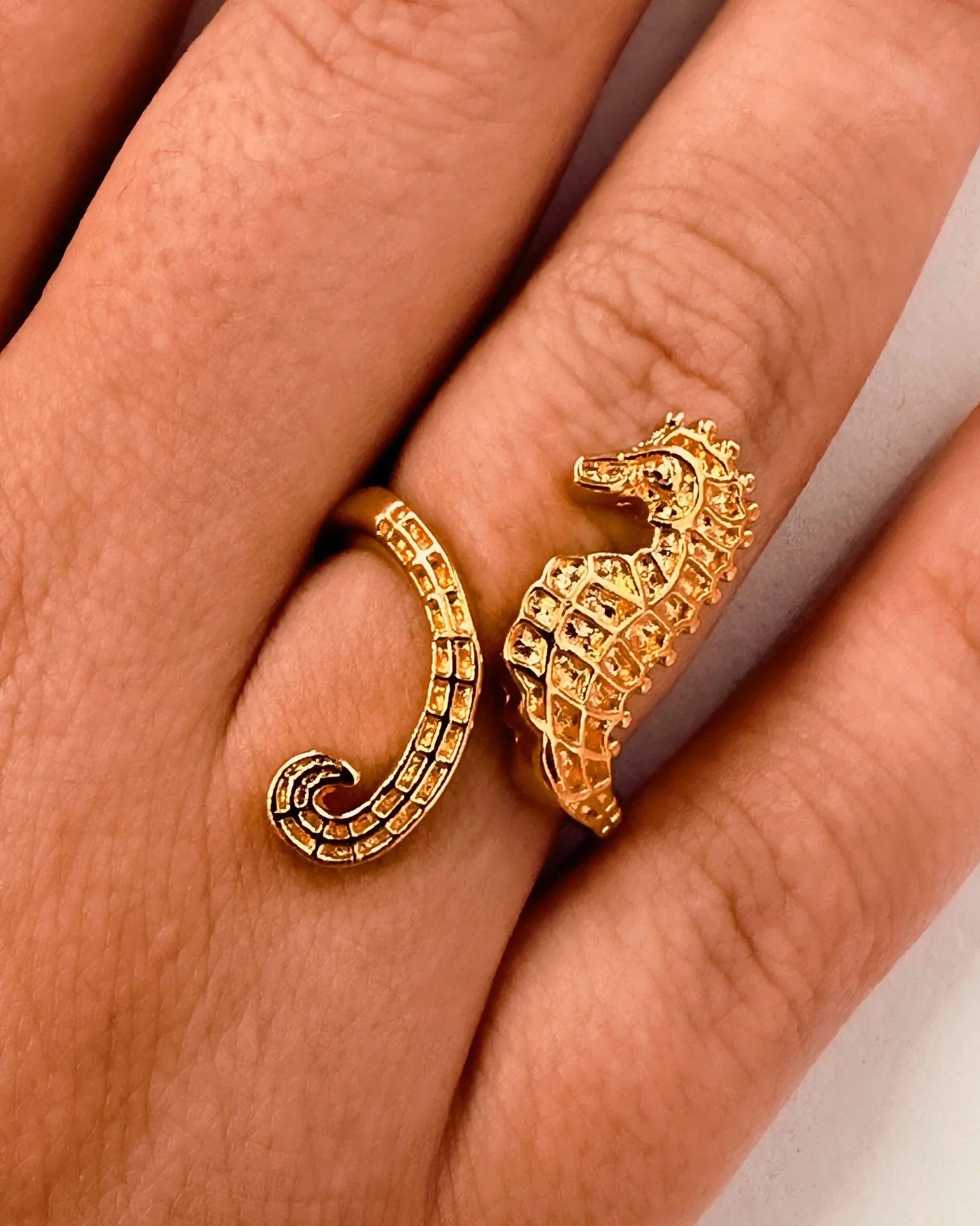 The ring on a hand model.