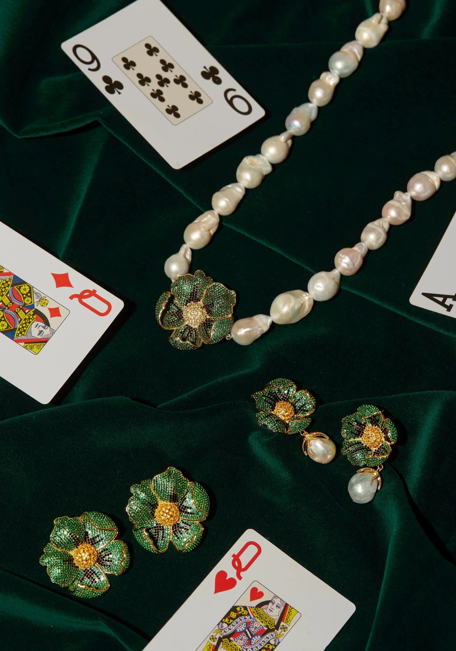 Mohn smaragdgrüne Ohrringe Gold