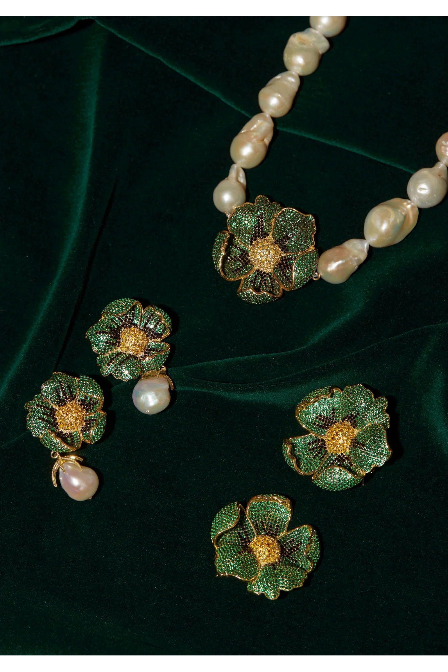 Poppy Emerald Green Earrings Gold