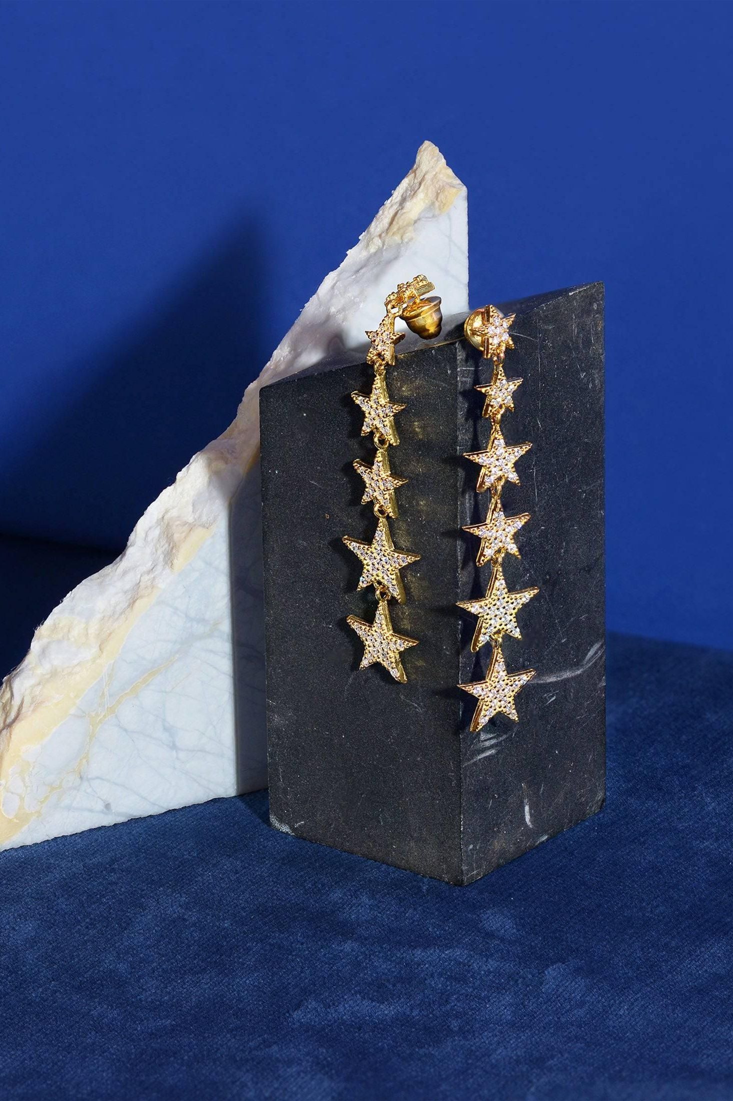 Graduated Star Drop Earring Gold - LATELITA