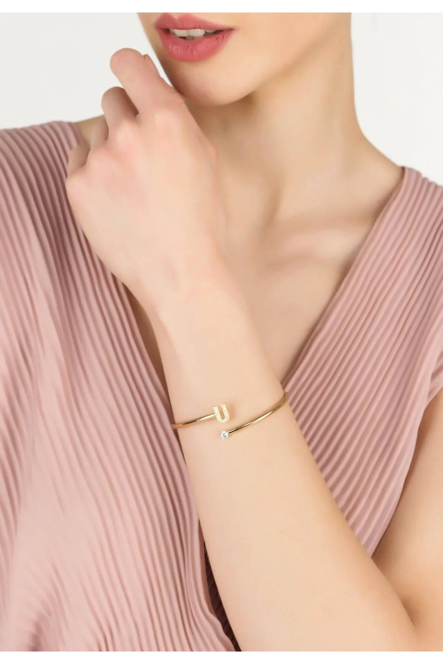 Initial Bangle Gold U - LATELITA Bracelets
