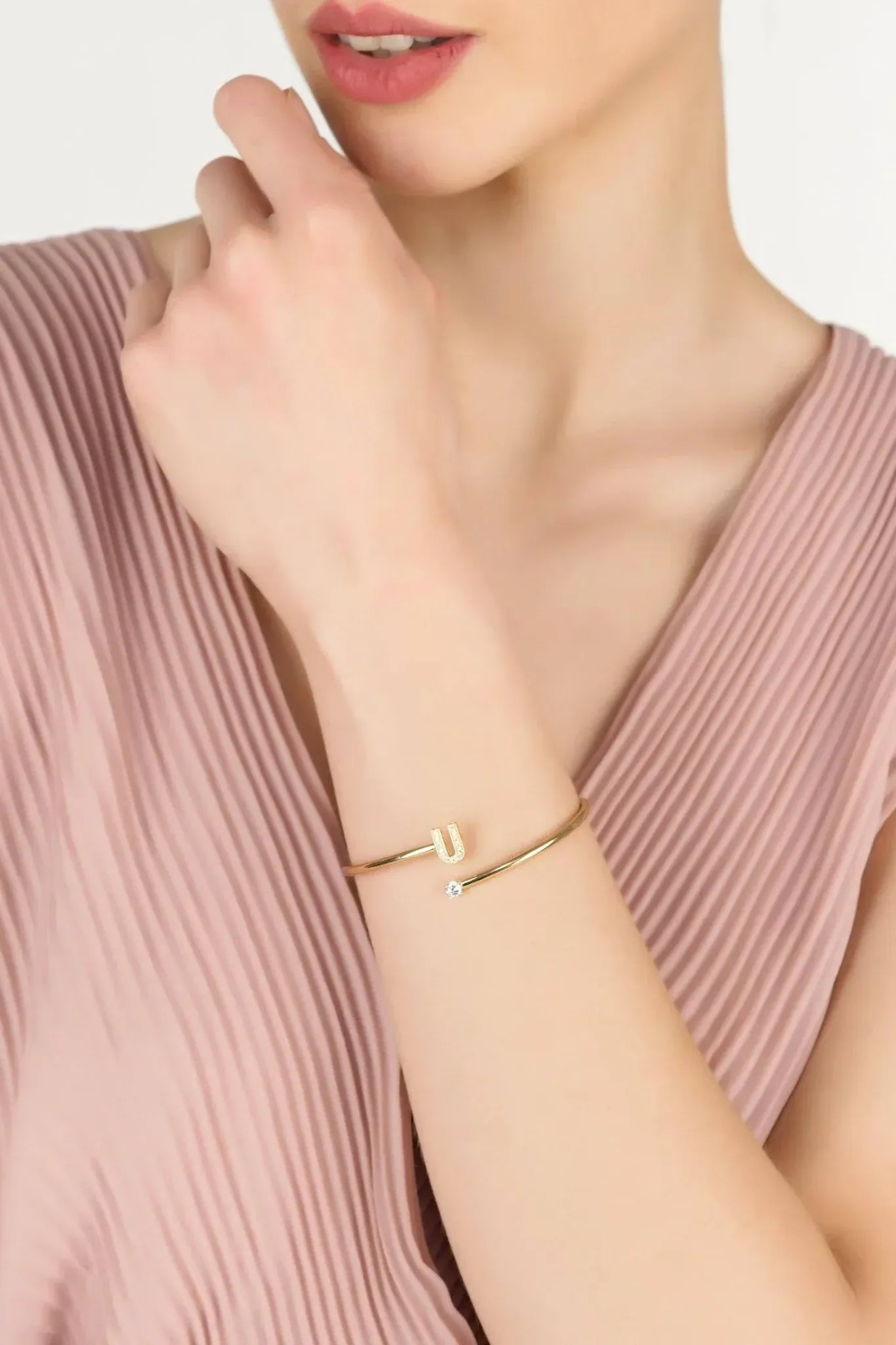 Initial Bangle Gold U - LATELITA Bracelets