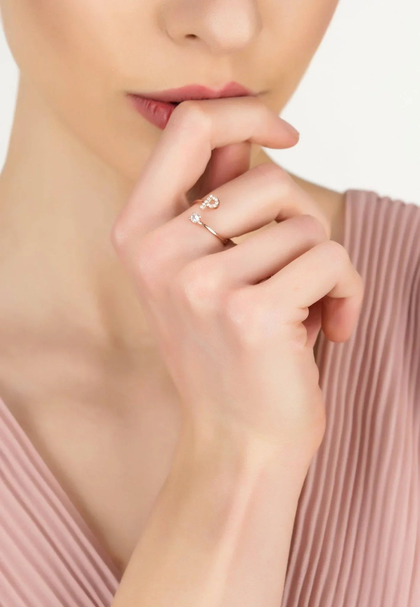 Initial Ring Rosegold P - LATELITA Rings