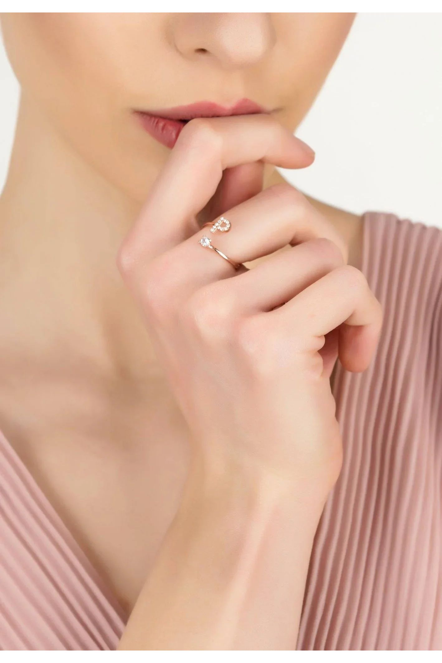 Initial Ring Rosegold P - LATELITA Rings