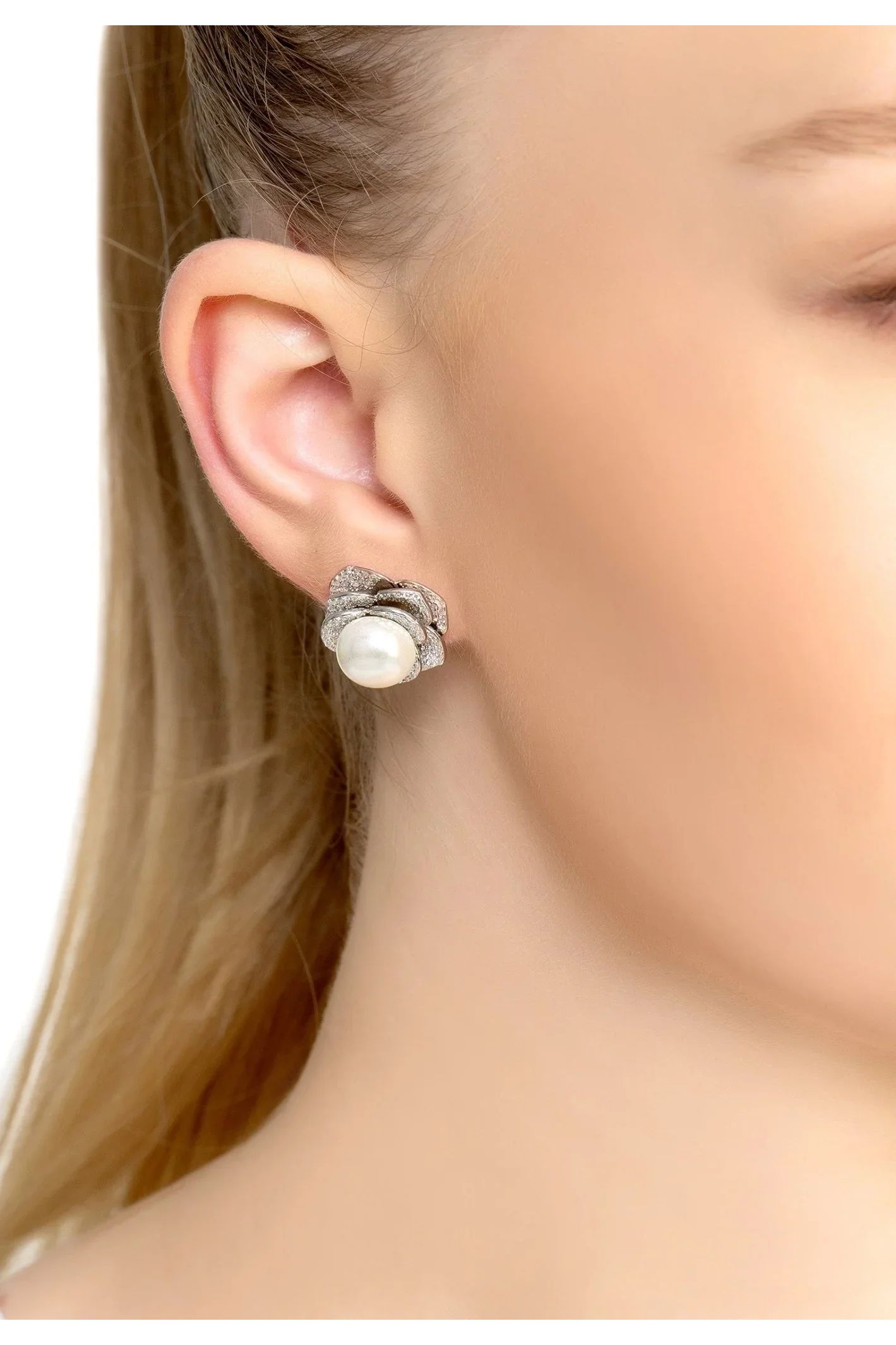 Pearl And Rose Petals Stud Earrings Silver - LATELITA Earrings