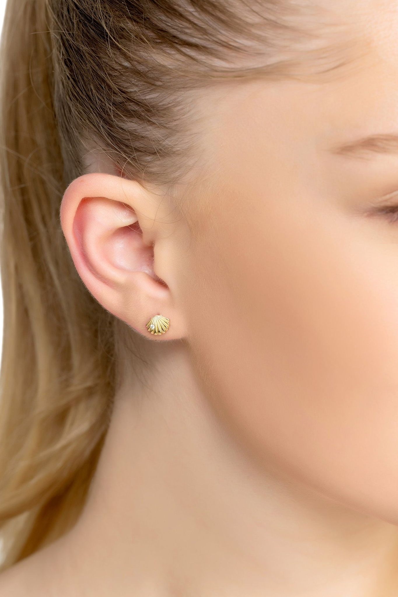 Shell Metallic Stud Earrings Gold - LATELITA Earrings