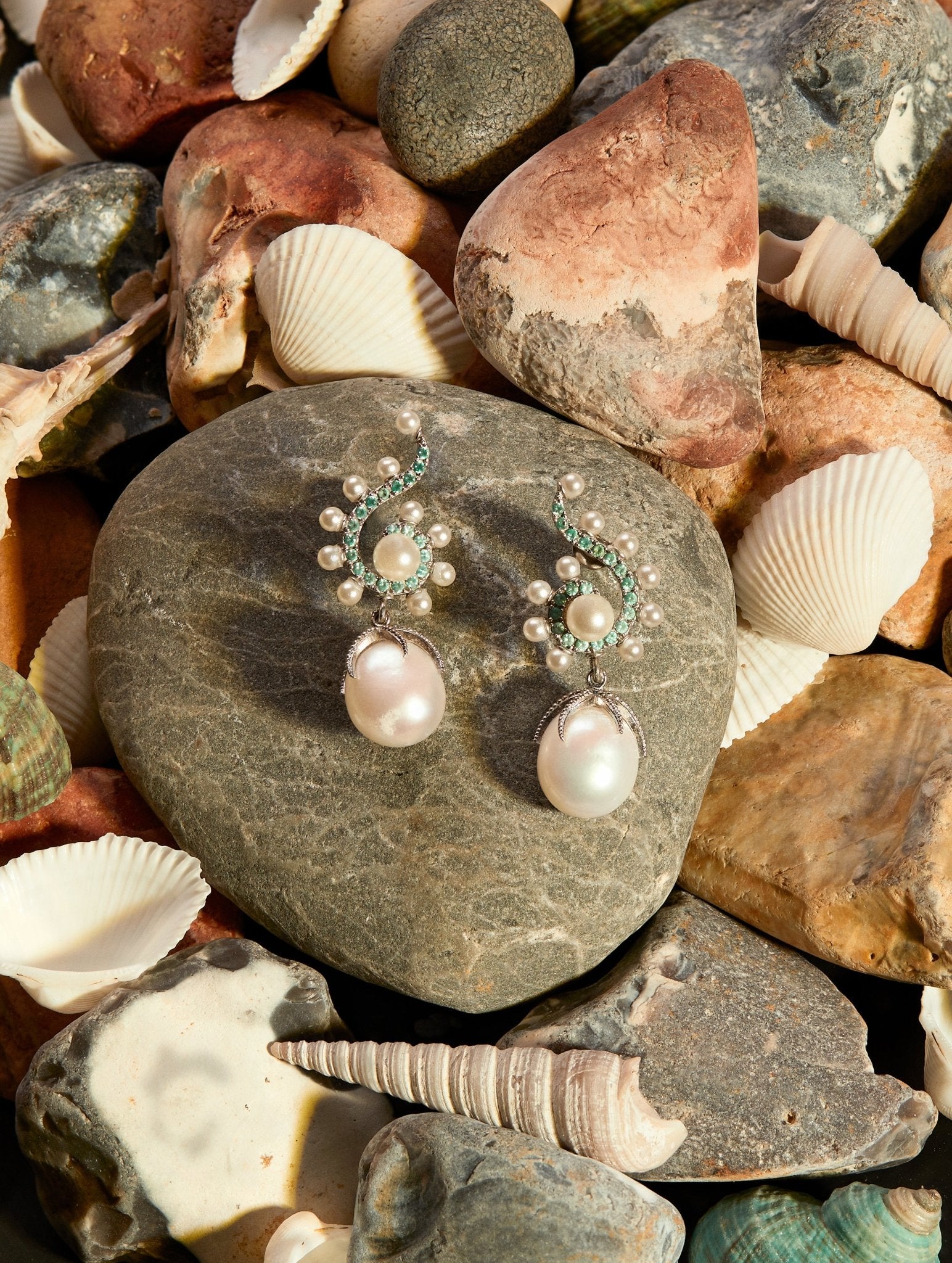 June’s Birthstones - Pearl and Moonstone: The Sea and The Moon - LATELITA