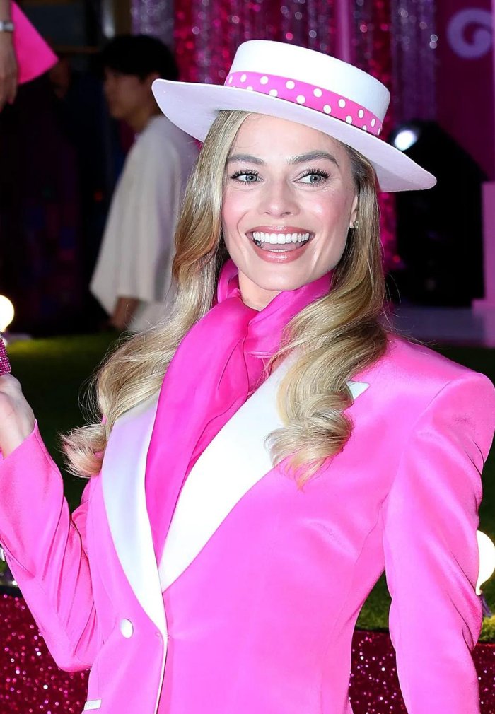The Best Barbie Inspired Outfits And Jewellery By Margot Robbie - LATELITA
