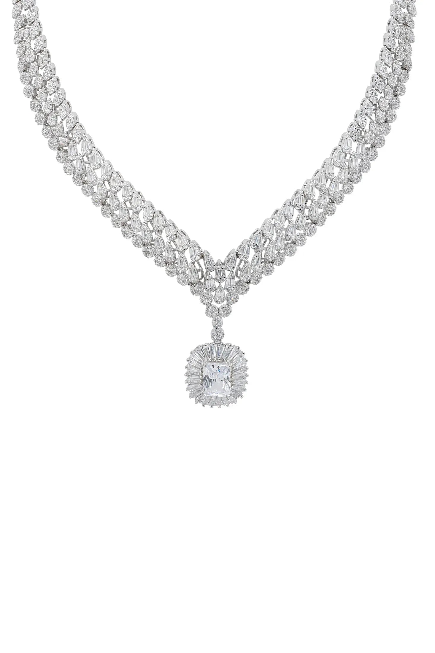 Halo diamond centerpiece diamond necklace.