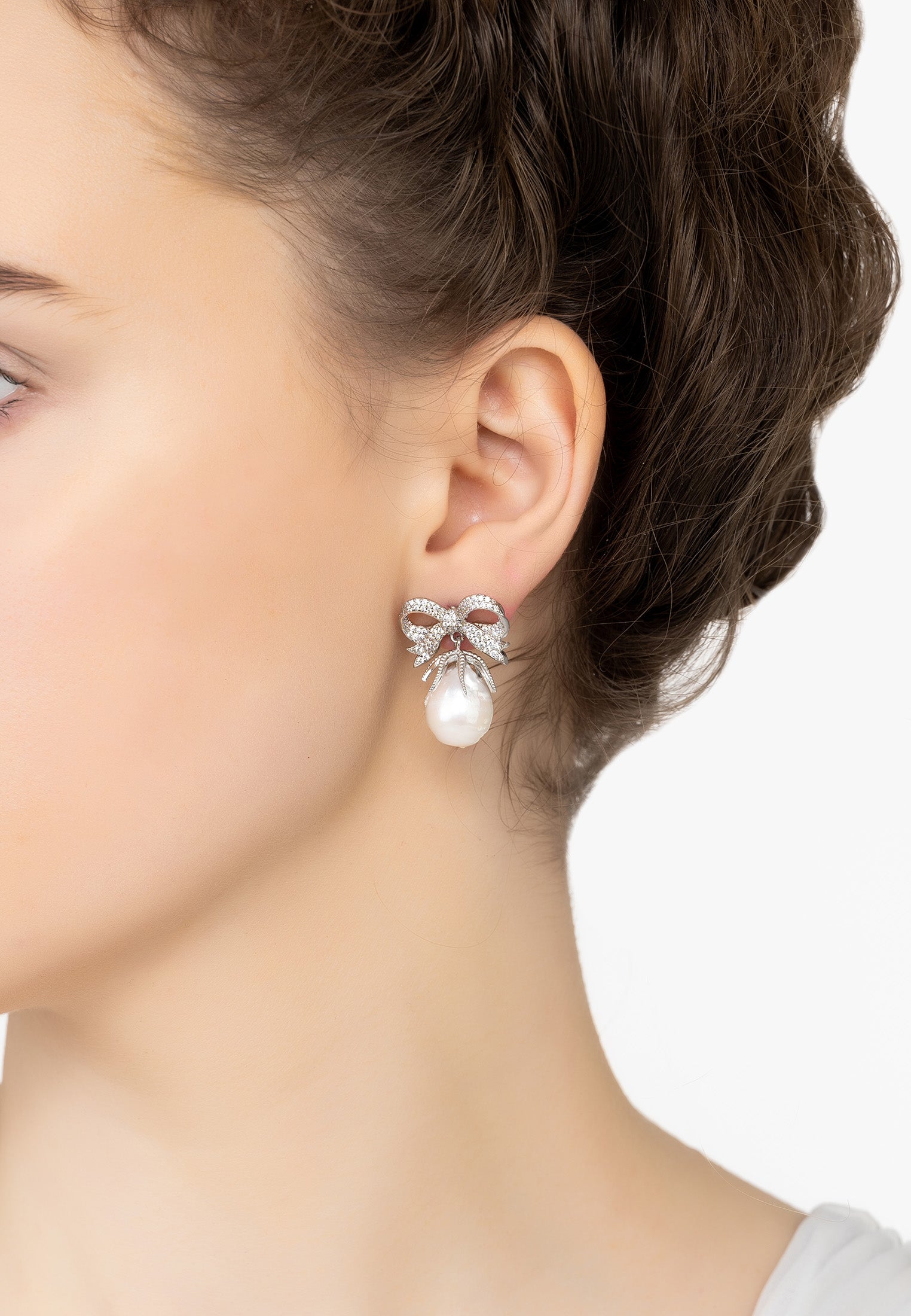 Barocke Perlenband- und Schleifen-Ohrhänger aus Silber