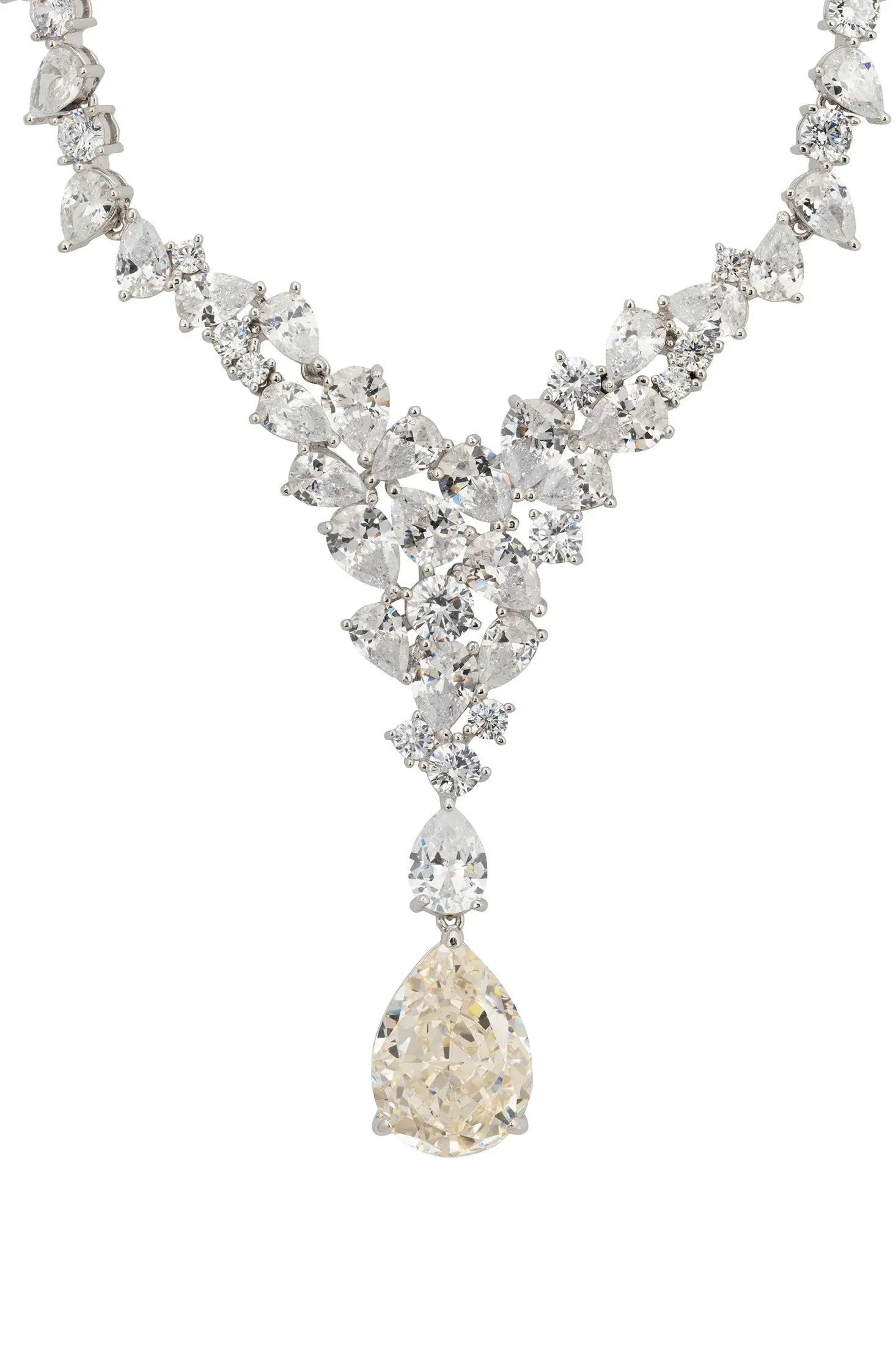 Close-up of the teardrop moissanite centerpiece.