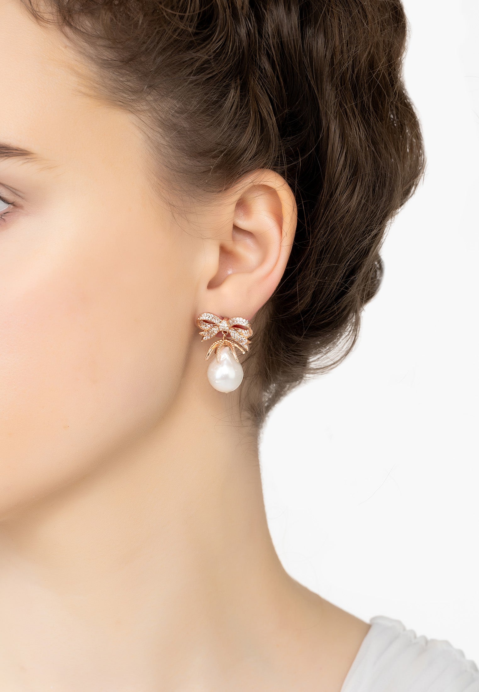 Barocke Perlenband- und Schleifen-Ohrhänger in Roségold