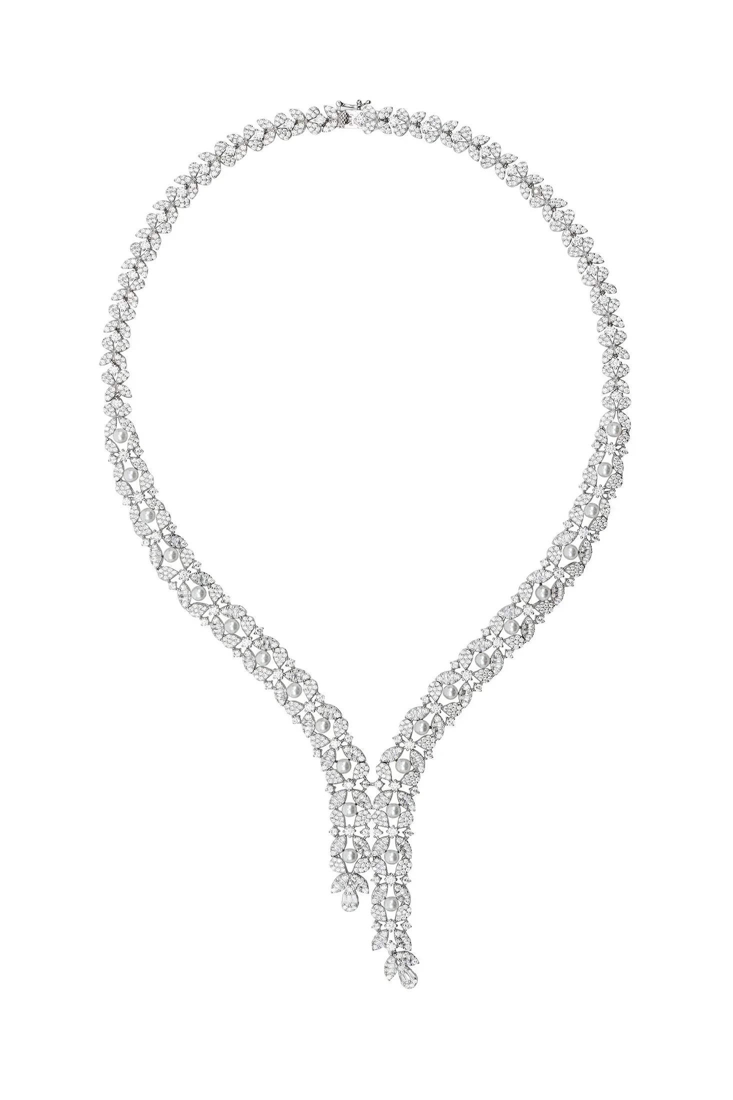 Floral diamond necklace with pearls.