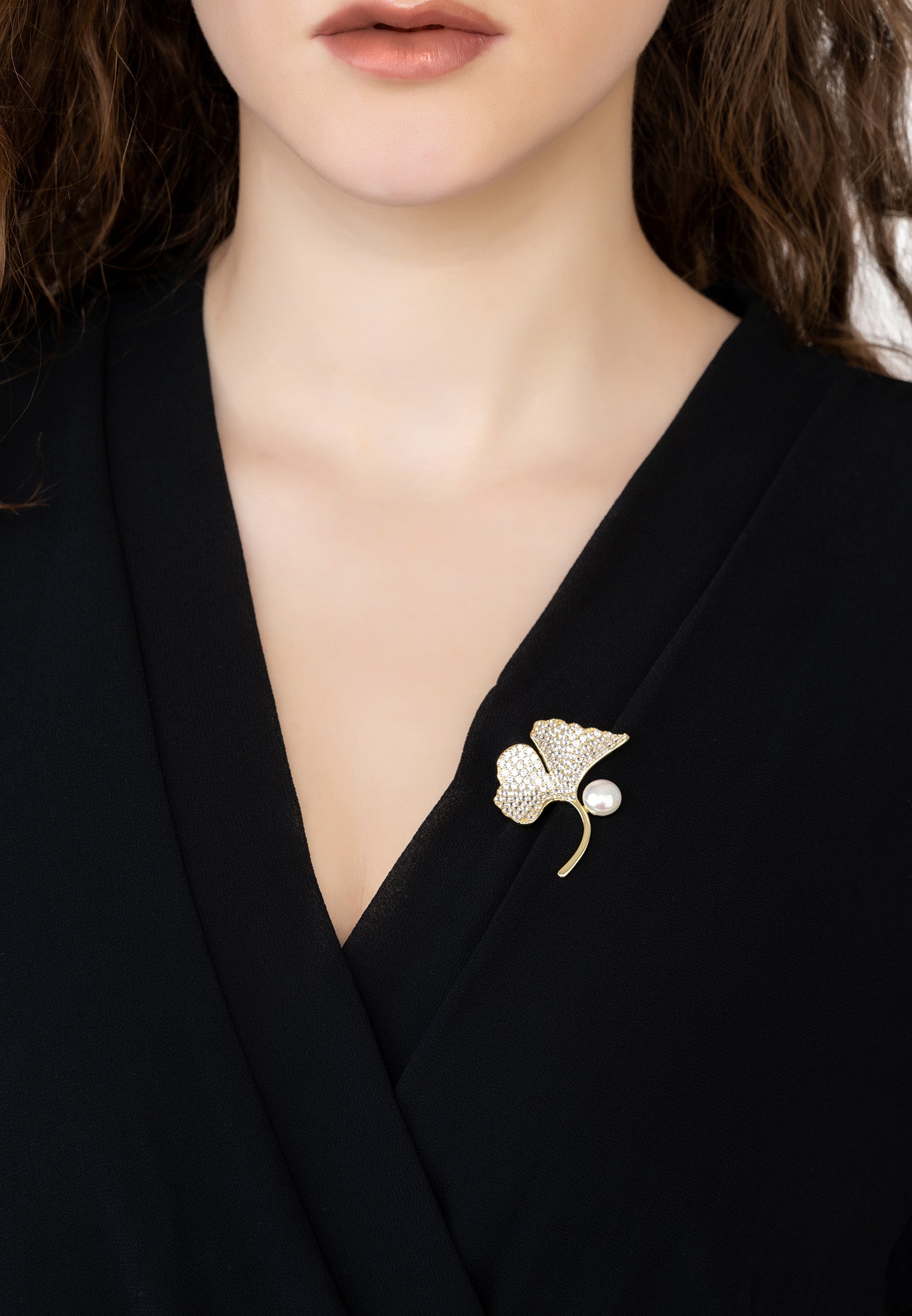 Ginkgo Leaf And Pearl Brooch Gold
