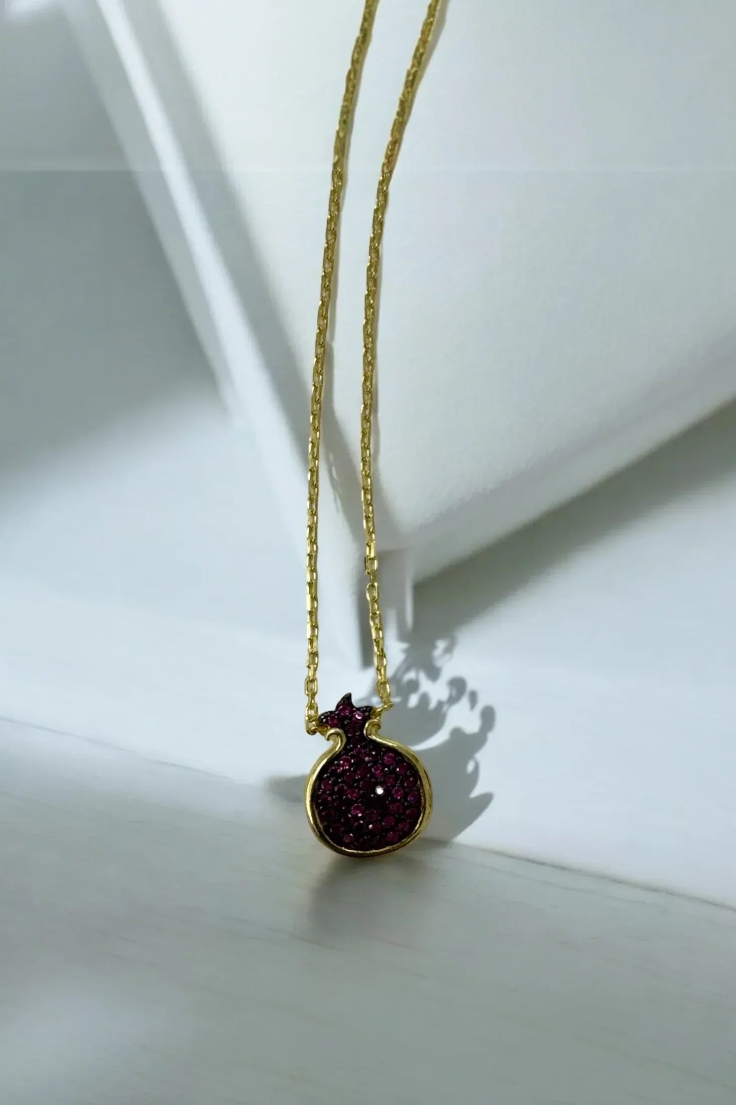 Still life of the necklace.