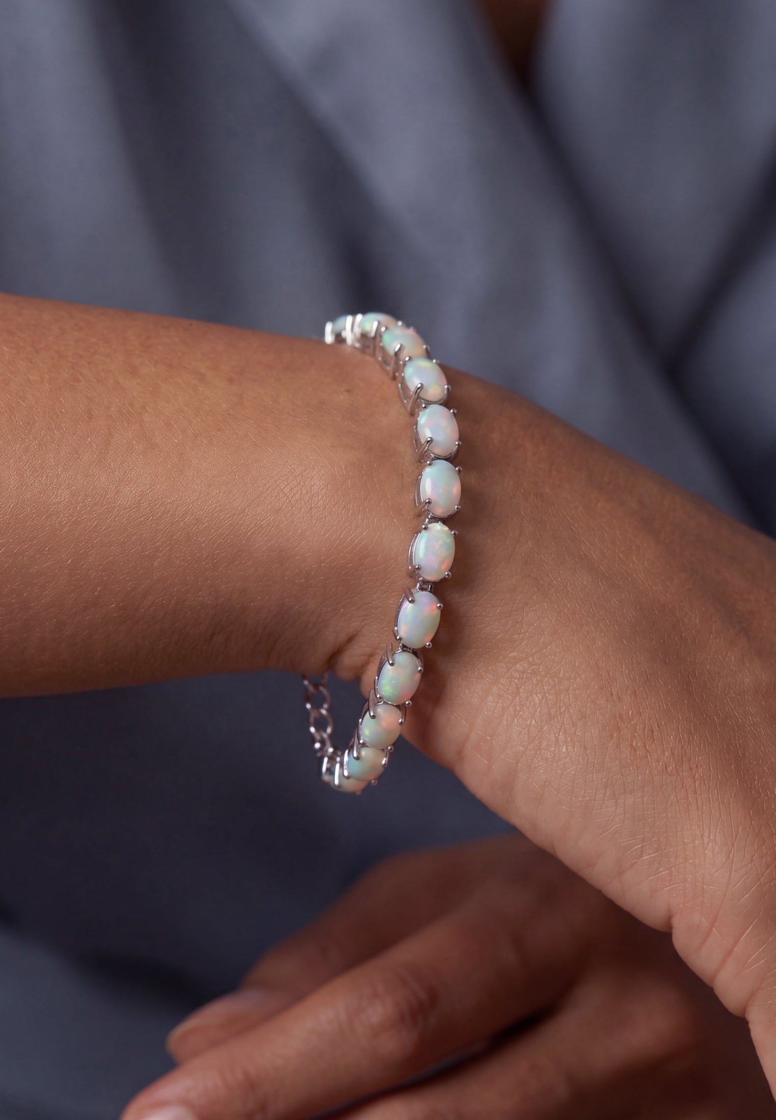 Tennisarmband aus weißem Opal, Silber