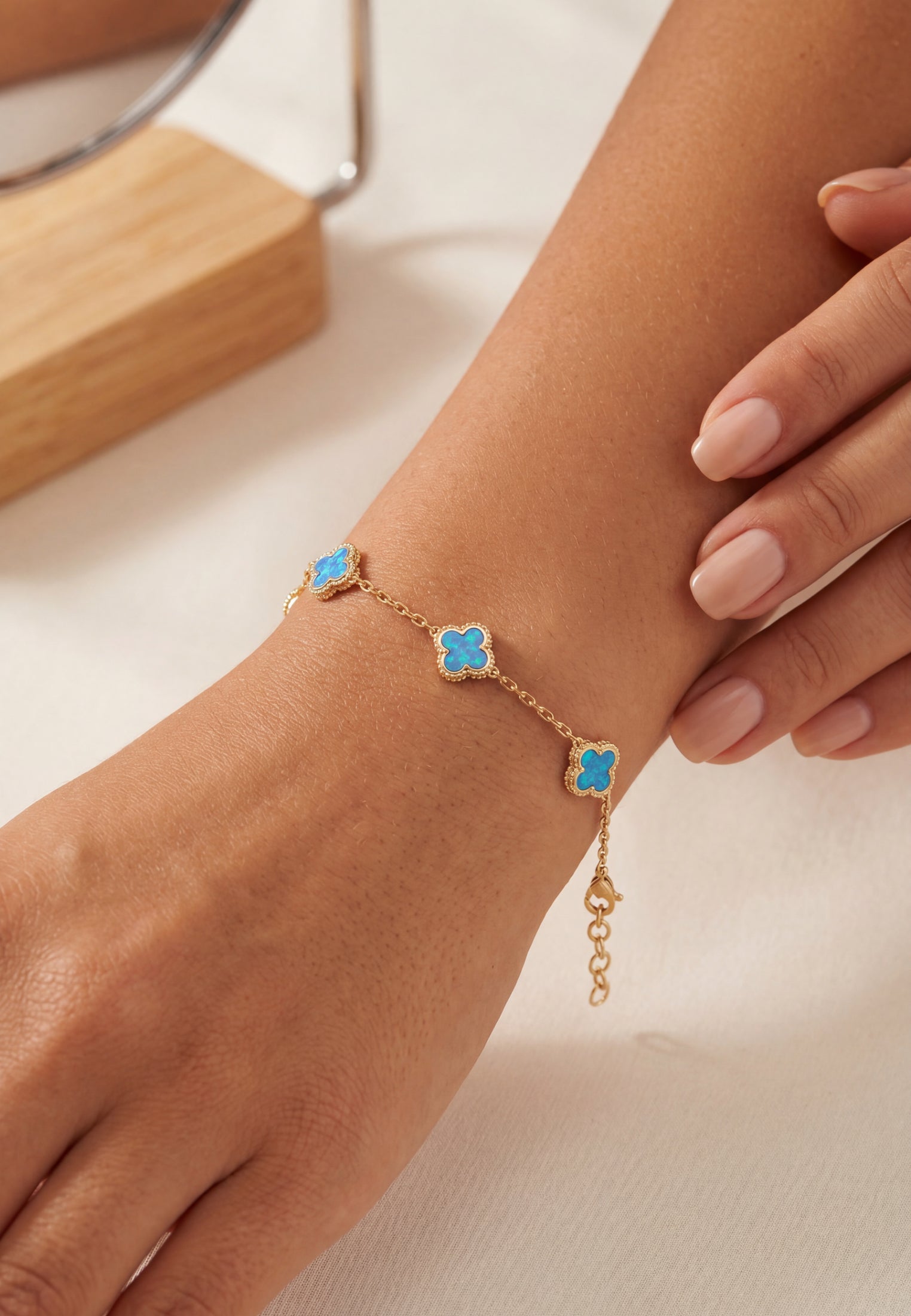 Clover Flowers Bracelet Blue Opal Gold