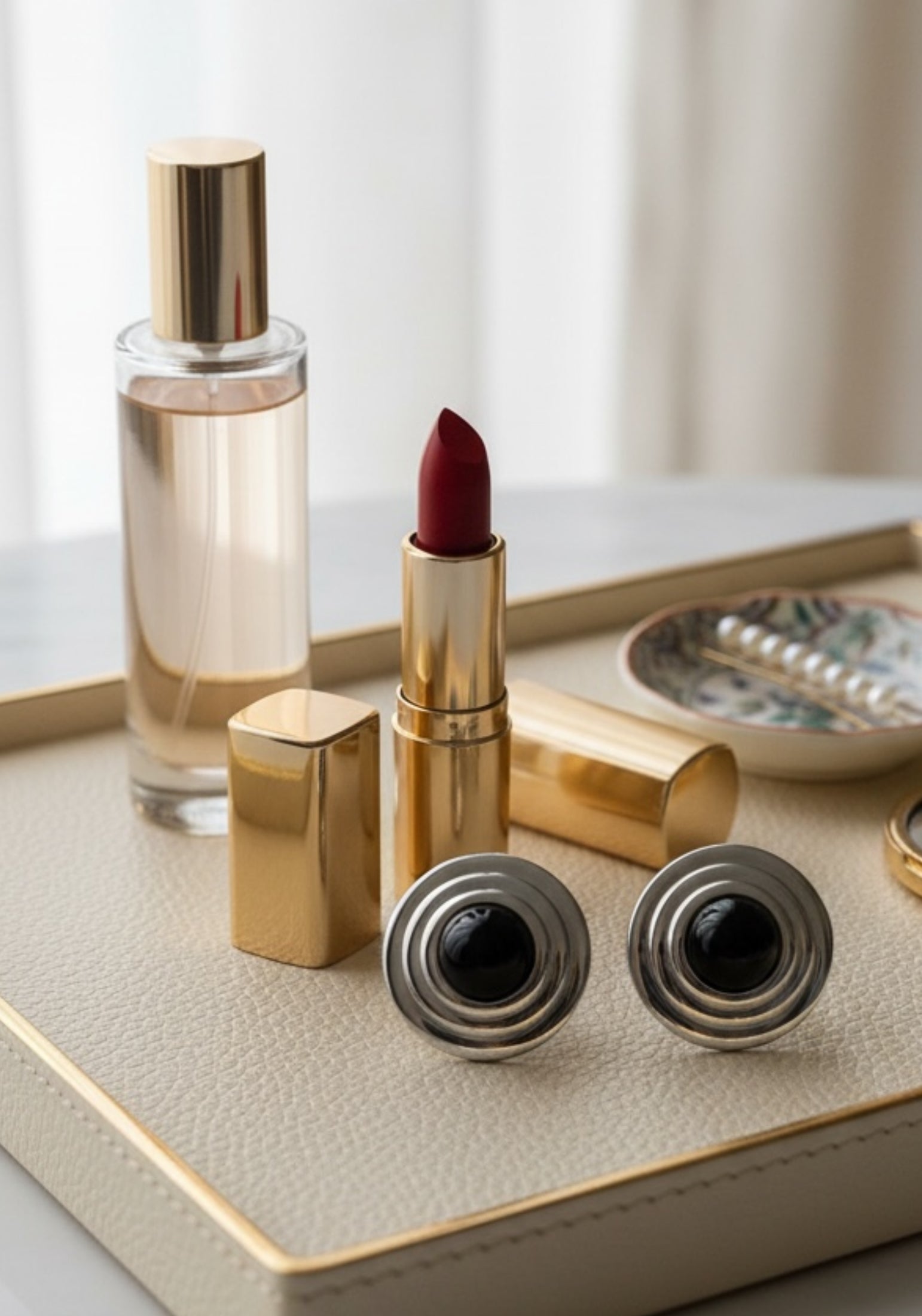 Como Large Round Stud Earrings Onyx Silver