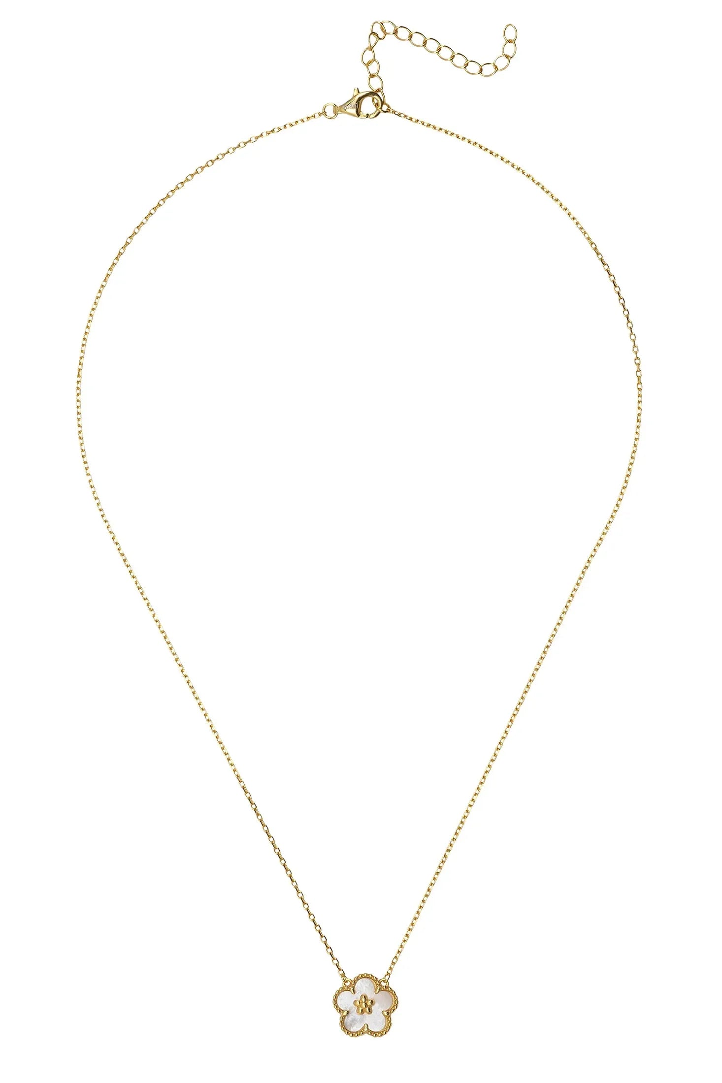 Pearl flower gold necklace.