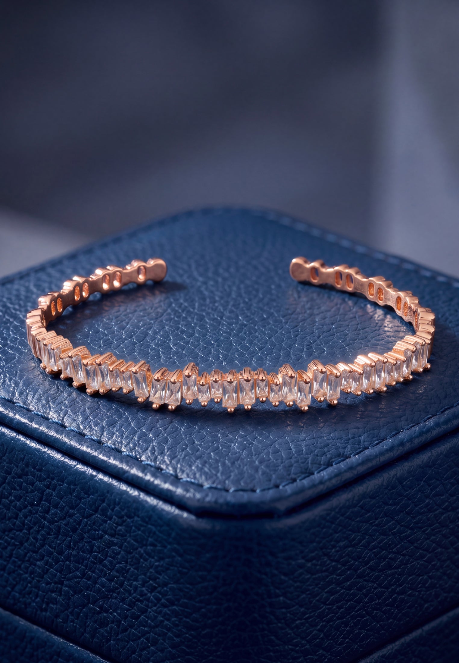 Baguette Ice Cuff Bangle Rosegold White