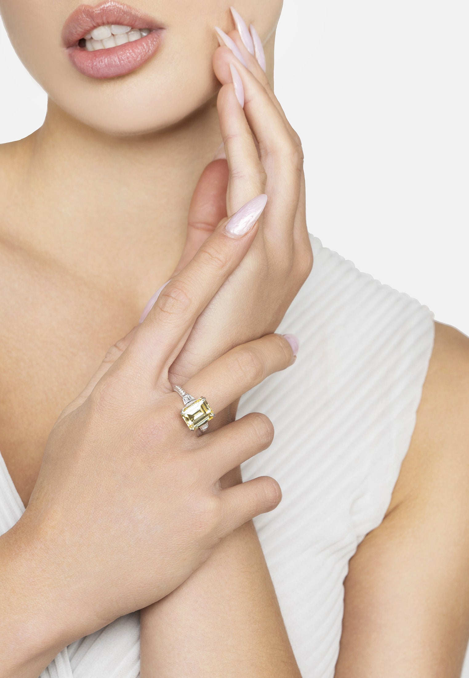 Anillo de cóctel Felicity con topacio limón y plata