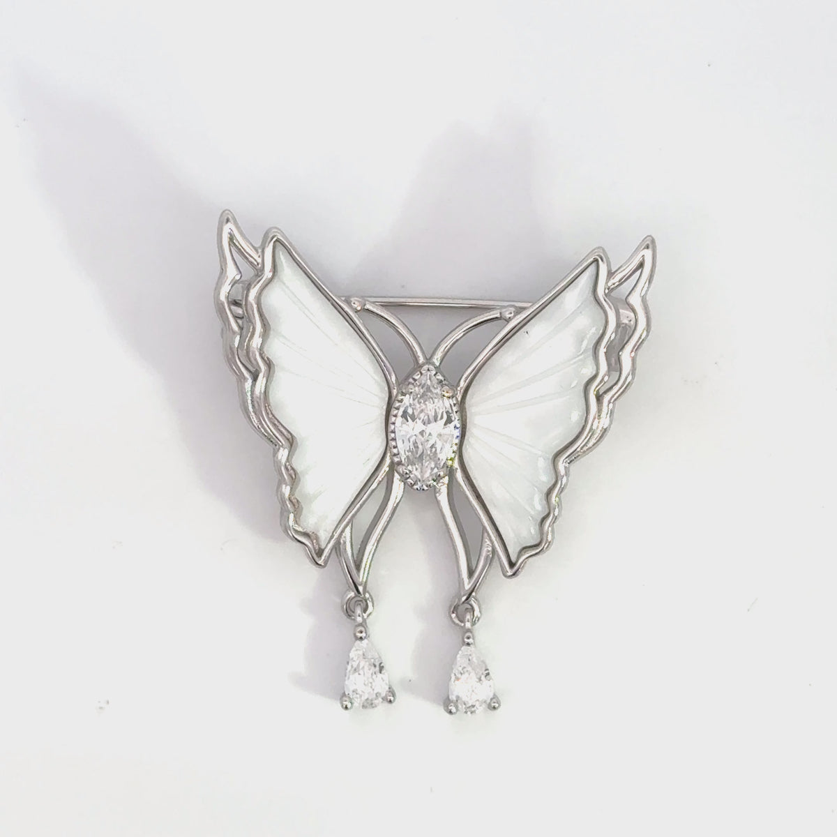 Rotating display the brooch.