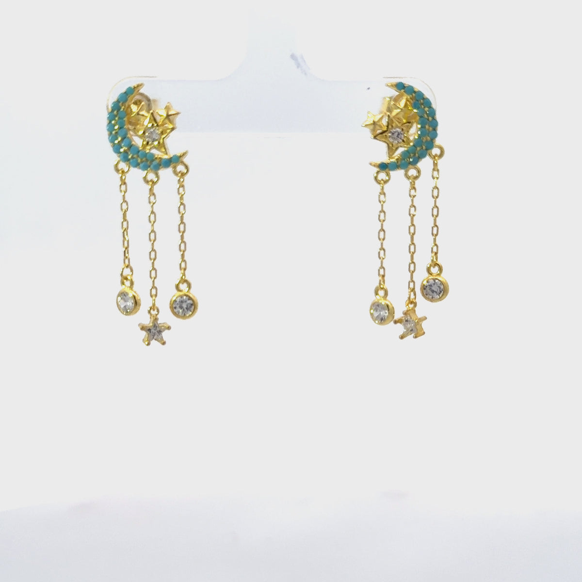 Rotating display of the earrings.