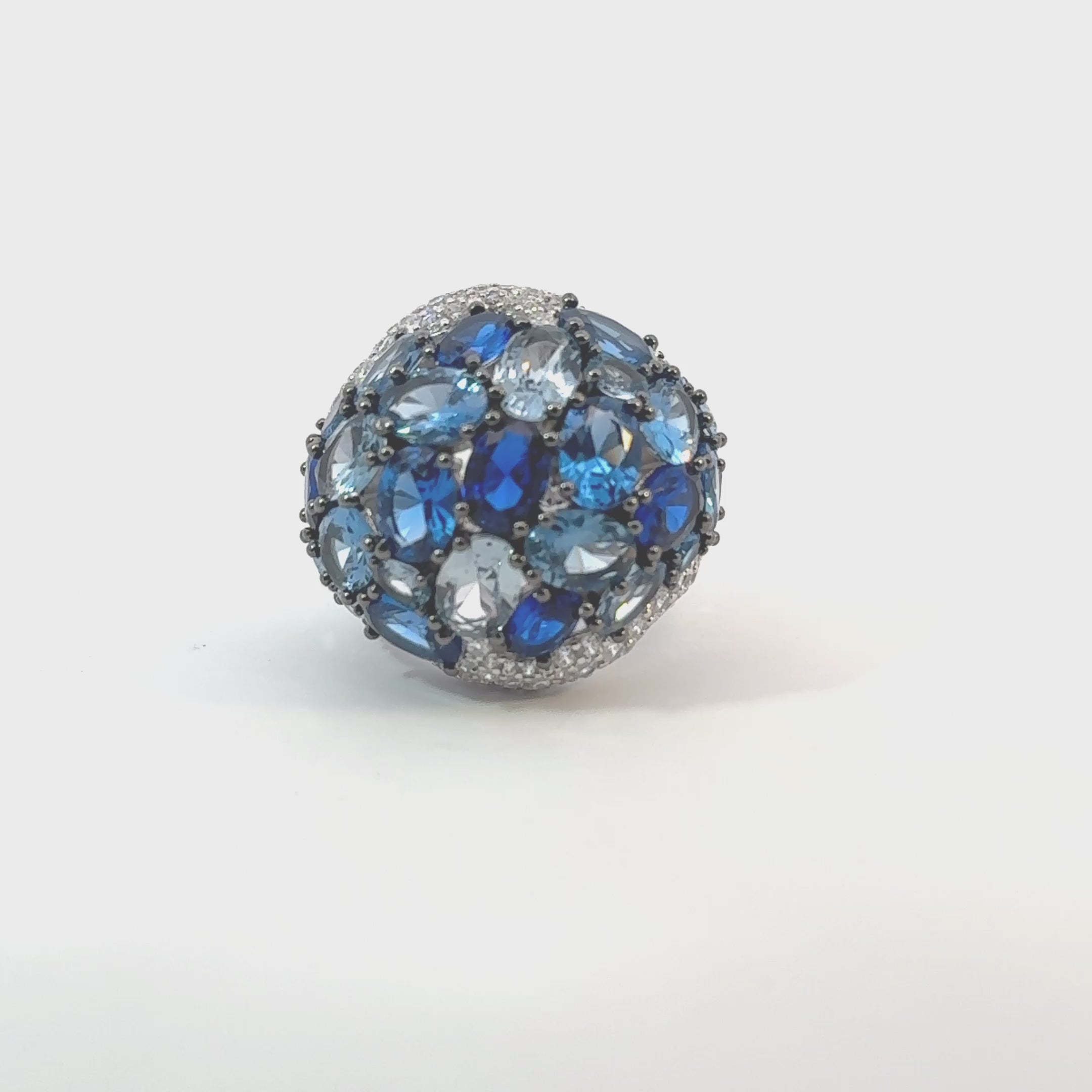 Rotating display of the ring.